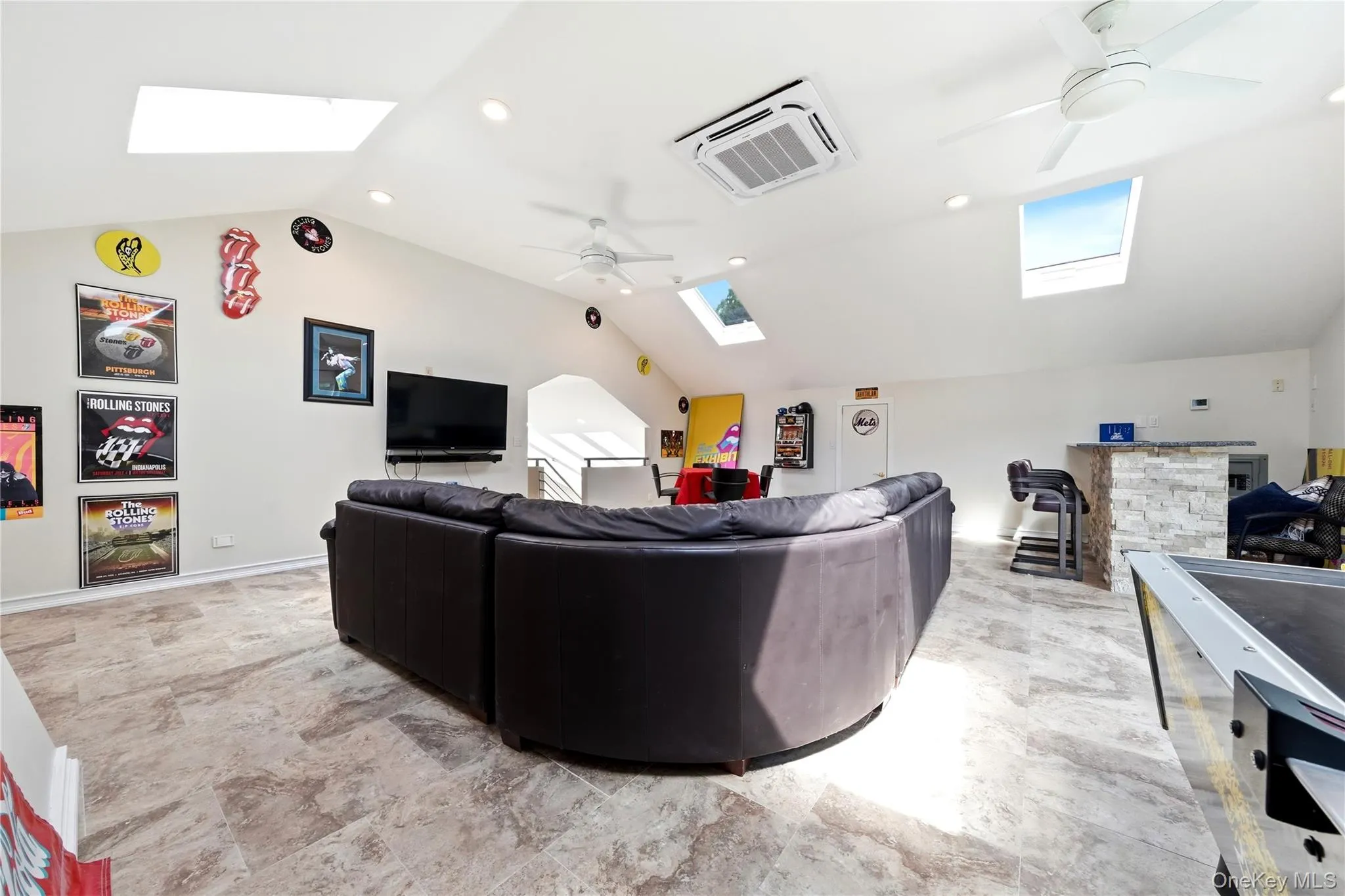 31 Deer Run, Islip, NY, 4 Bedrooms Bedrooms, 10 Rooms Rooms,2 BathroomsBathrooms,Residential,For Rent,Deer,0,1041948 31 Deer Run, Islip, NY, 4 Bedrooms Bedrooms, 10 Rooms Rooms,2 BathroomsBathrooms,Residential,For Rent,Deer,0,1041948