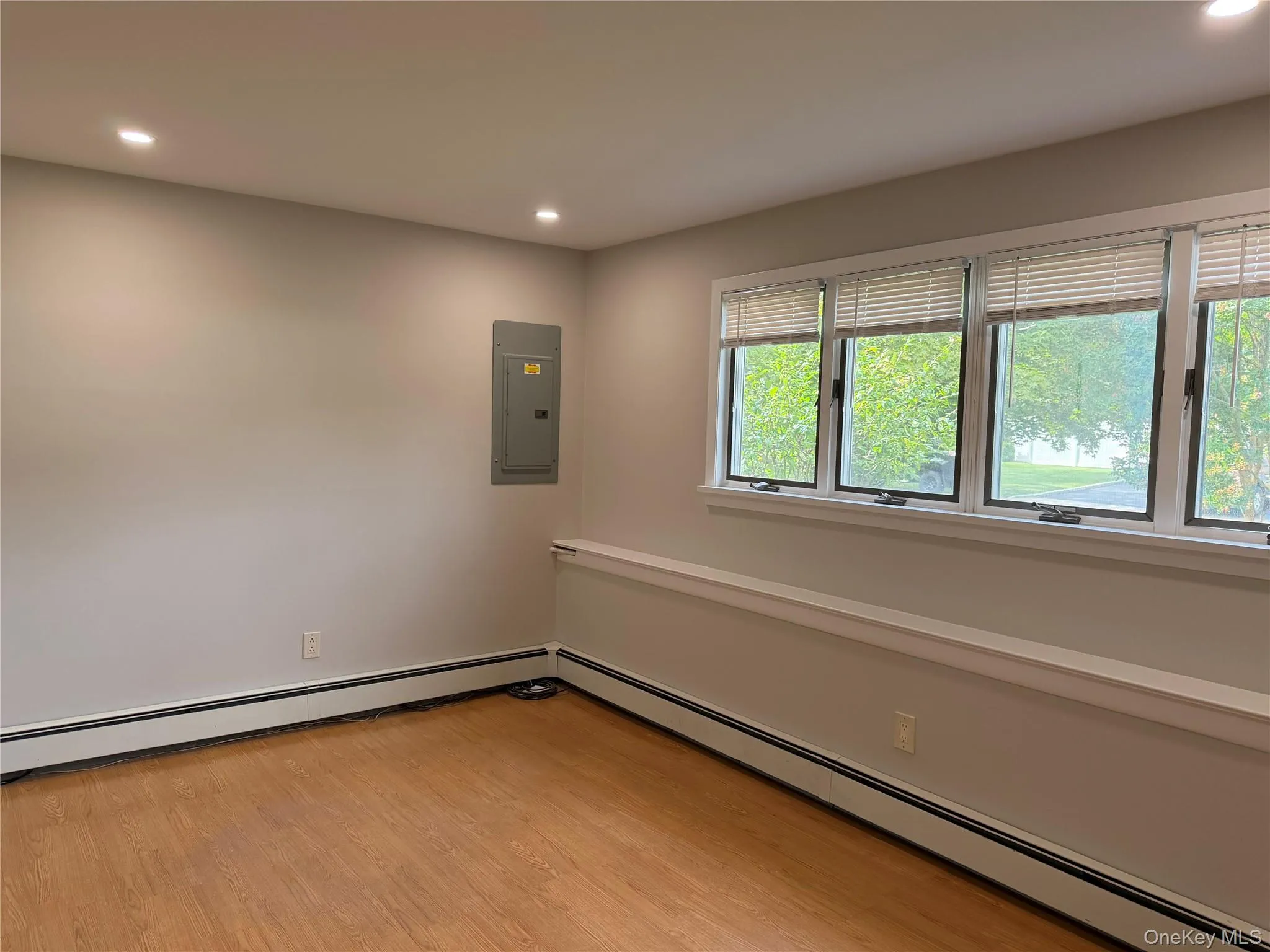 110 Clinton Avenue, Brookhaven, NY, 1 Bedroom Bedrooms, 2 Room Rooms,1 BathroomBathrooms,Residential Lease,For Rent,Clinton,0,1041954 110 Clinton Avenue, Brookhaven, NY, 1 Bedroom Bedrooms, 2 Room Rooms,1 BathroomBathrooms,Residential Lease,For Rent,Clinton,0,1041954