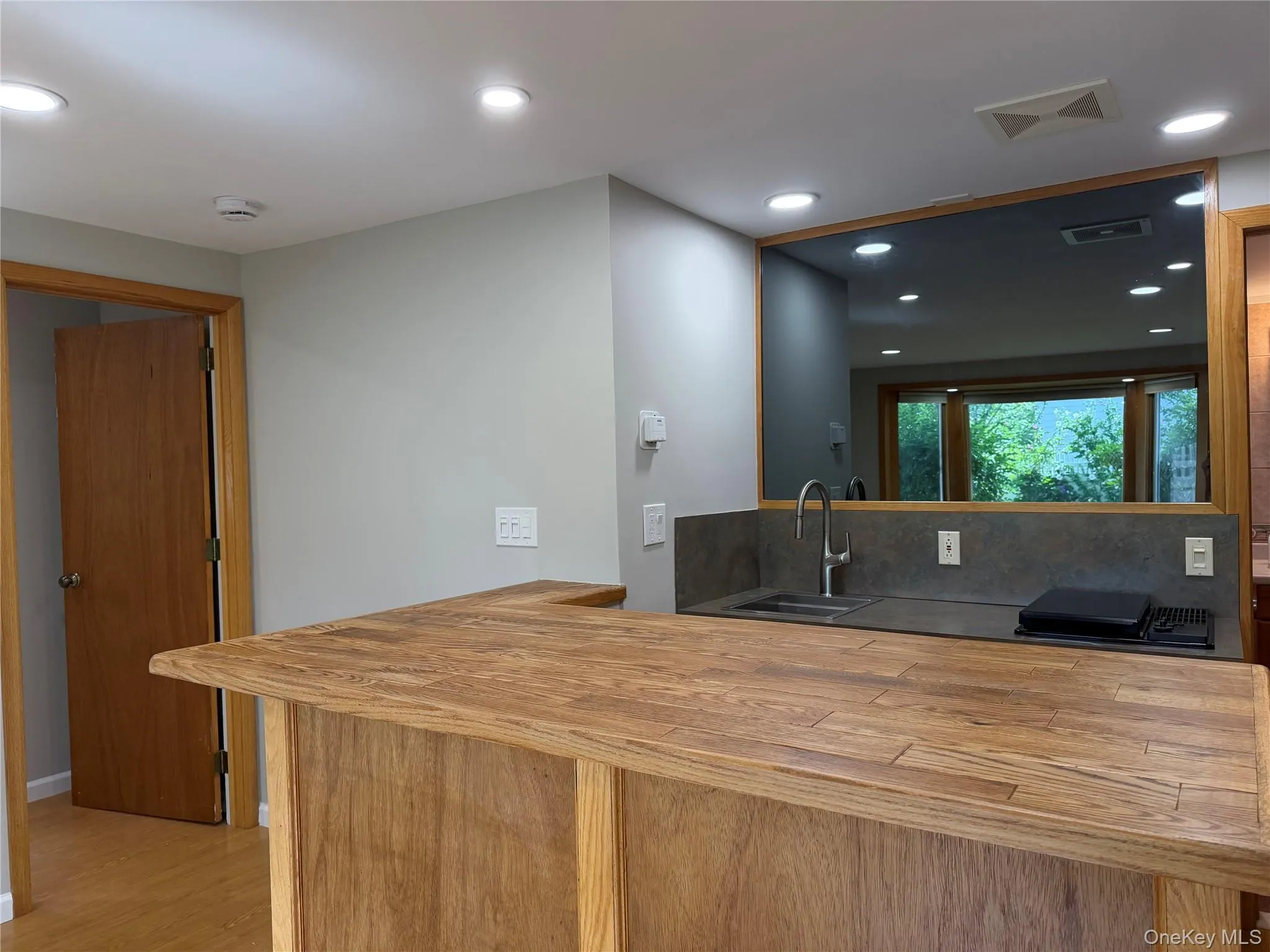 110 Clinton Avenue, Brookhaven, NY, 1 Bedroom Bedrooms, 2 Room Rooms,1 BathroomBathrooms,Residential Lease,For Rent,Clinton,0,1041954 110 Clinton Avenue, Brookhaven, NY, 1 Bedroom Bedrooms, 2 Room Rooms,1 BathroomBathrooms,Residential Lease,For Rent,Clinton,0,1041954