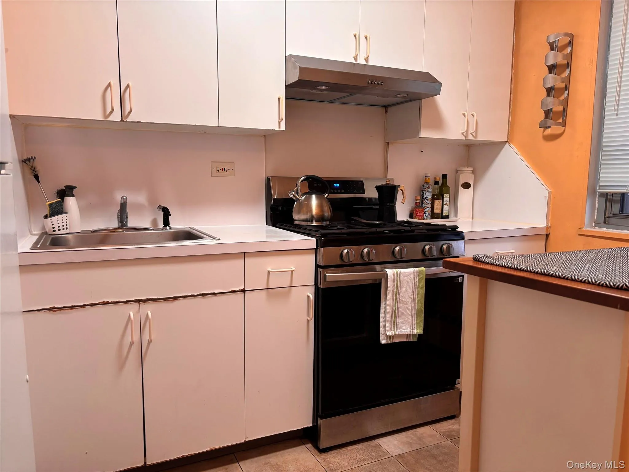 61-25 97th Street, New York, NY, 1 Bedroom Bedrooms, 3 Rooms Rooms,1 BathroomBathrooms,Residential,For Rent,97th,0,1041957 61-25 97th Street, New York, NY, 1 Bedroom Bedrooms, 3 Rooms Rooms,1 BathroomBathrooms,Residential,For Rent,97th,0,1041957