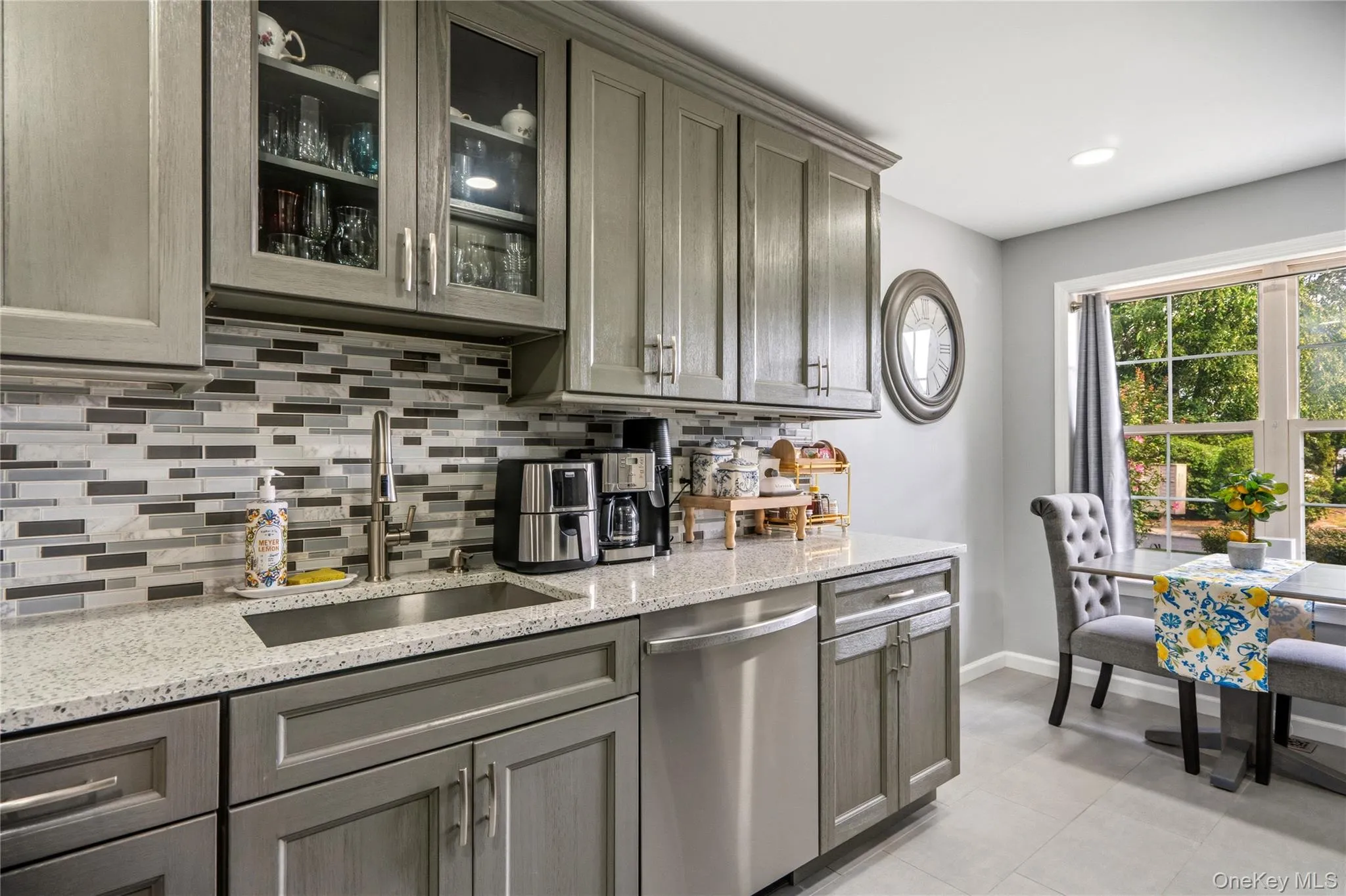 15 Springfield Circle, Islip, NY, 3 Bedrooms Bedrooms, 6 Rooms Rooms,2 BathroomsBathrooms,Residential,For Rent,Springfield,0,1041958 15 Springfield Circle, Islip, NY, 3 Bedrooms Bedrooms, 6 Rooms Rooms,2 BathroomsBathrooms,Residential,For Rent,Springfield,0,1041958