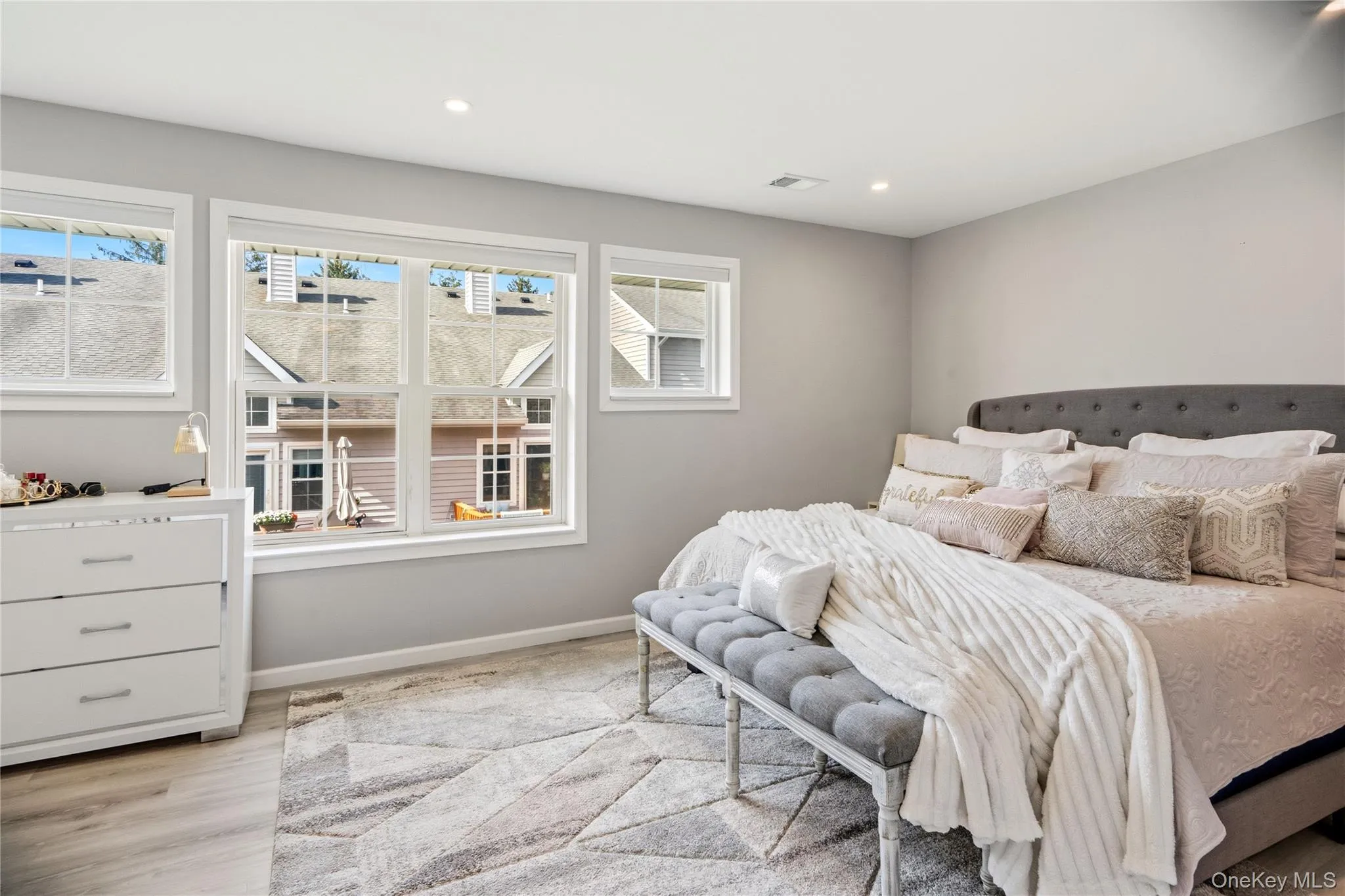 15 Springfield Circle, Islip, NY, 3 Bedrooms Bedrooms, 6 Rooms Rooms,2 BathroomsBathrooms,Residential,For Rent,Springfield,0,1041958 15 Springfield Circle, Islip, NY, 3 Bedrooms Bedrooms, 6 Rooms Rooms,2 BathroomsBathrooms,Residential,For Rent,Springfield,0,1041958