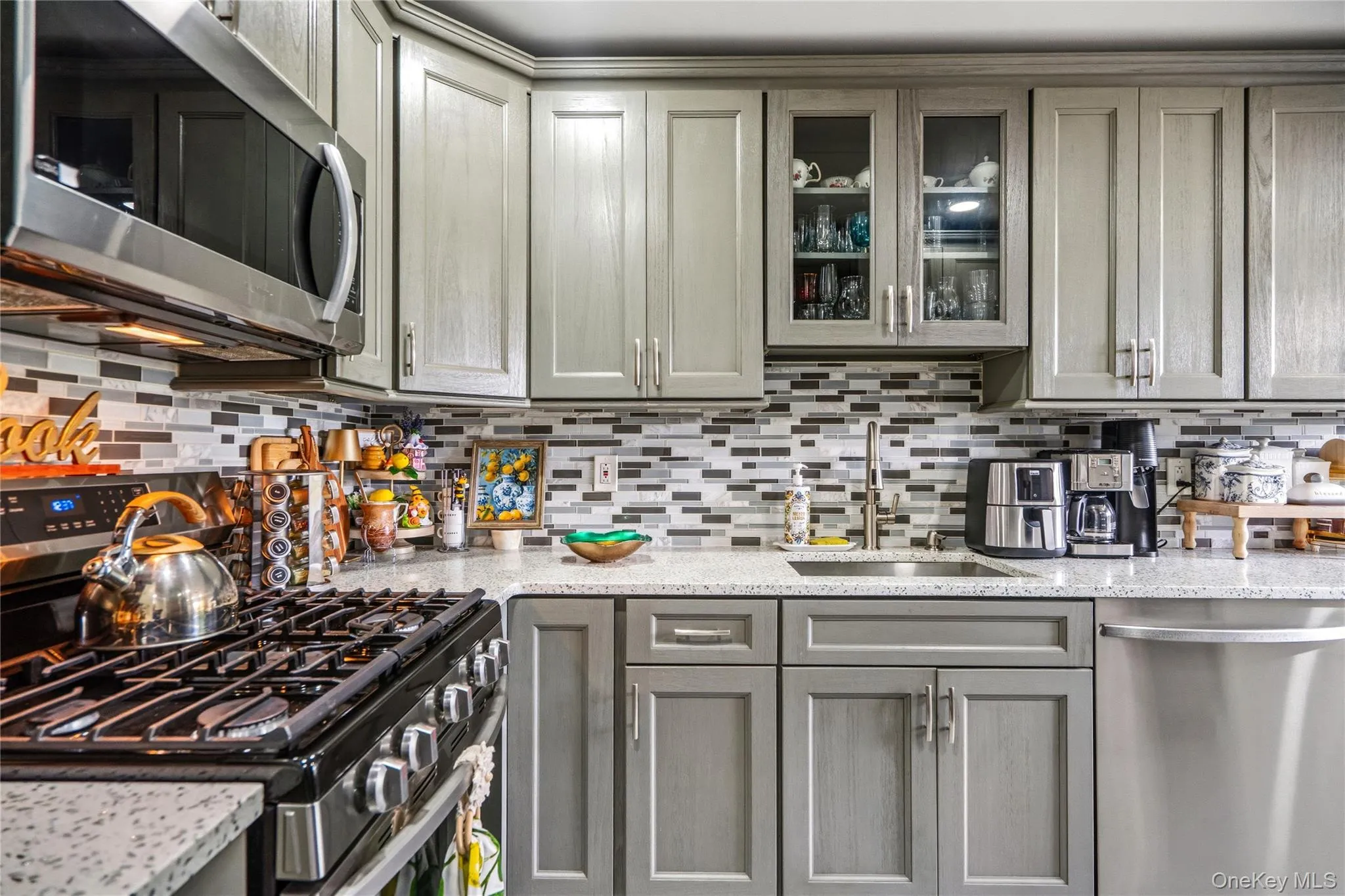 15 Springfield Circle, Islip, NY, 3 Bedrooms Bedrooms, 6 Rooms Rooms,2 BathroomsBathrooms,Residential,For Rent,Springfield,0,1041958 15 Springfield Circle, Islip, NY, 3 Bedrooms Bedrooms, 6 Rooms Rooms,2 BathroomsBathrooms,Residential,For Rent,Springfield,0,1041958