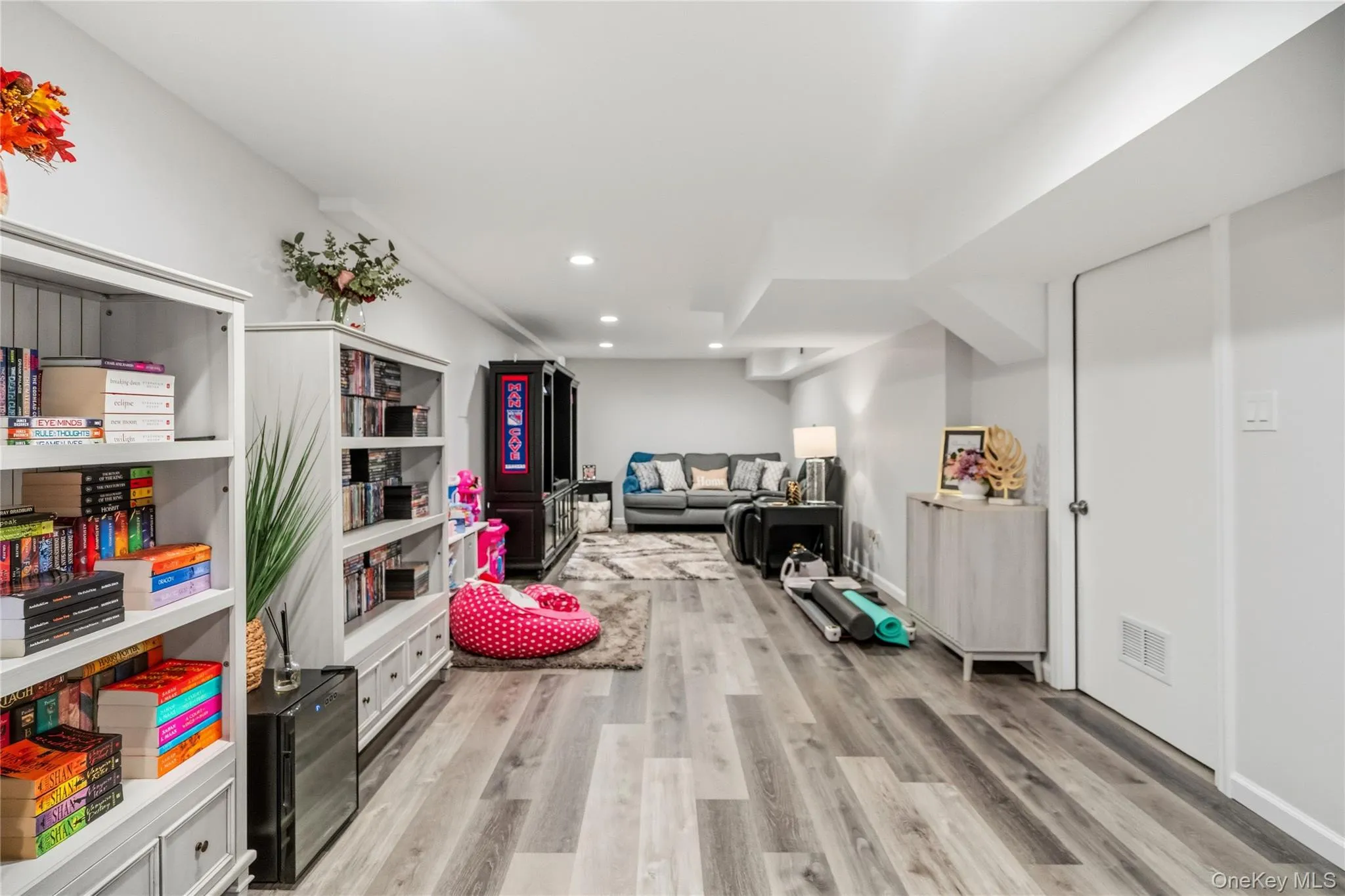15 Springfield Circle, Islip, NY, 3 Bedrooms Bedrooms, 6 Rooms Rooms,2 BathroomsBathrooms,Residential,For Rent,Springfield,0,1041958 15 Springfield Circle, Islip, NY, 3 Bedrooms Bedrooms, 6 Rooms Rooms,2 BathroomsBathrooms,Residential,For Rent,Springfield,0,1041958