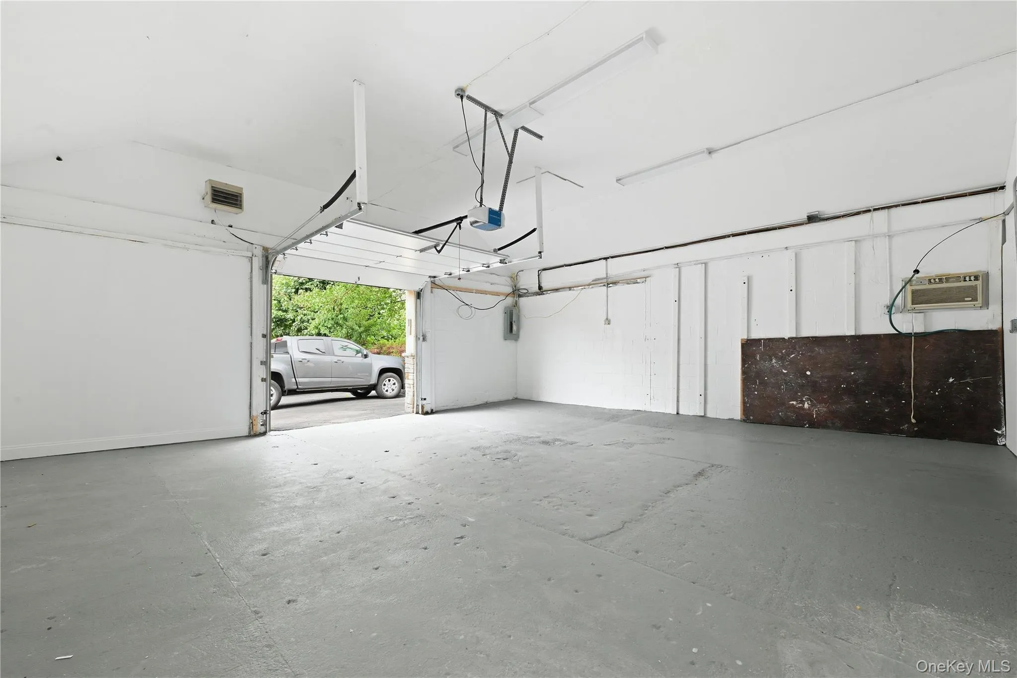 401 Herricks Road, North Hempstead, NY, ,Commercial Lease,For Rent,Herricks,0,1041962 401 Herricks Road, North Hempstead, NY, ,Commercial Lease,For Rent,Herricks,0,1041962