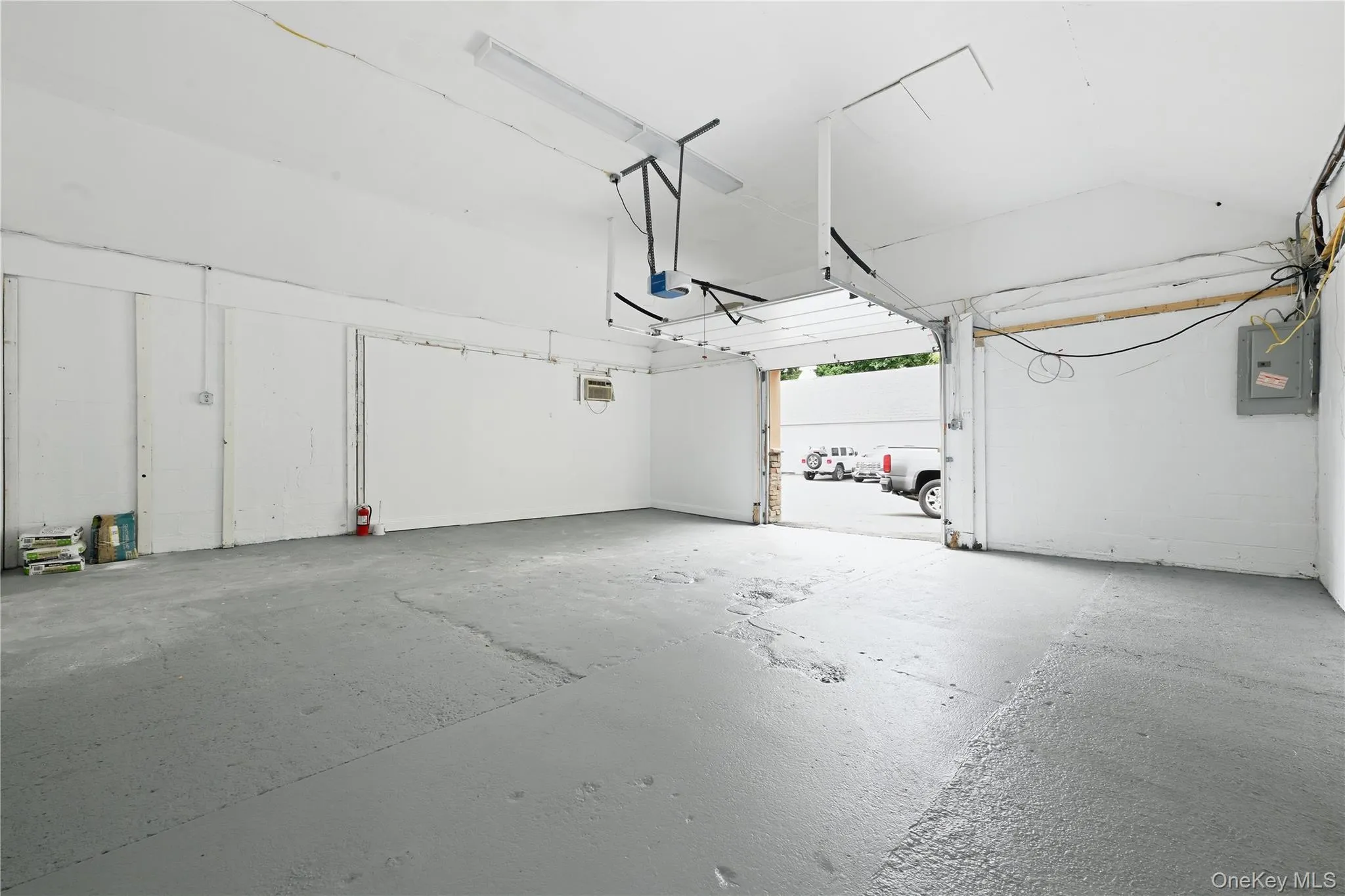 401 Herricks Road, North Hempstead, NY, ,Commercial Lease,For Rent,Herricks,0,1041962 401 Herricks Road, North Hempstead, NY, ,Commercial Lease,For Rent,Herricks,0,1041962