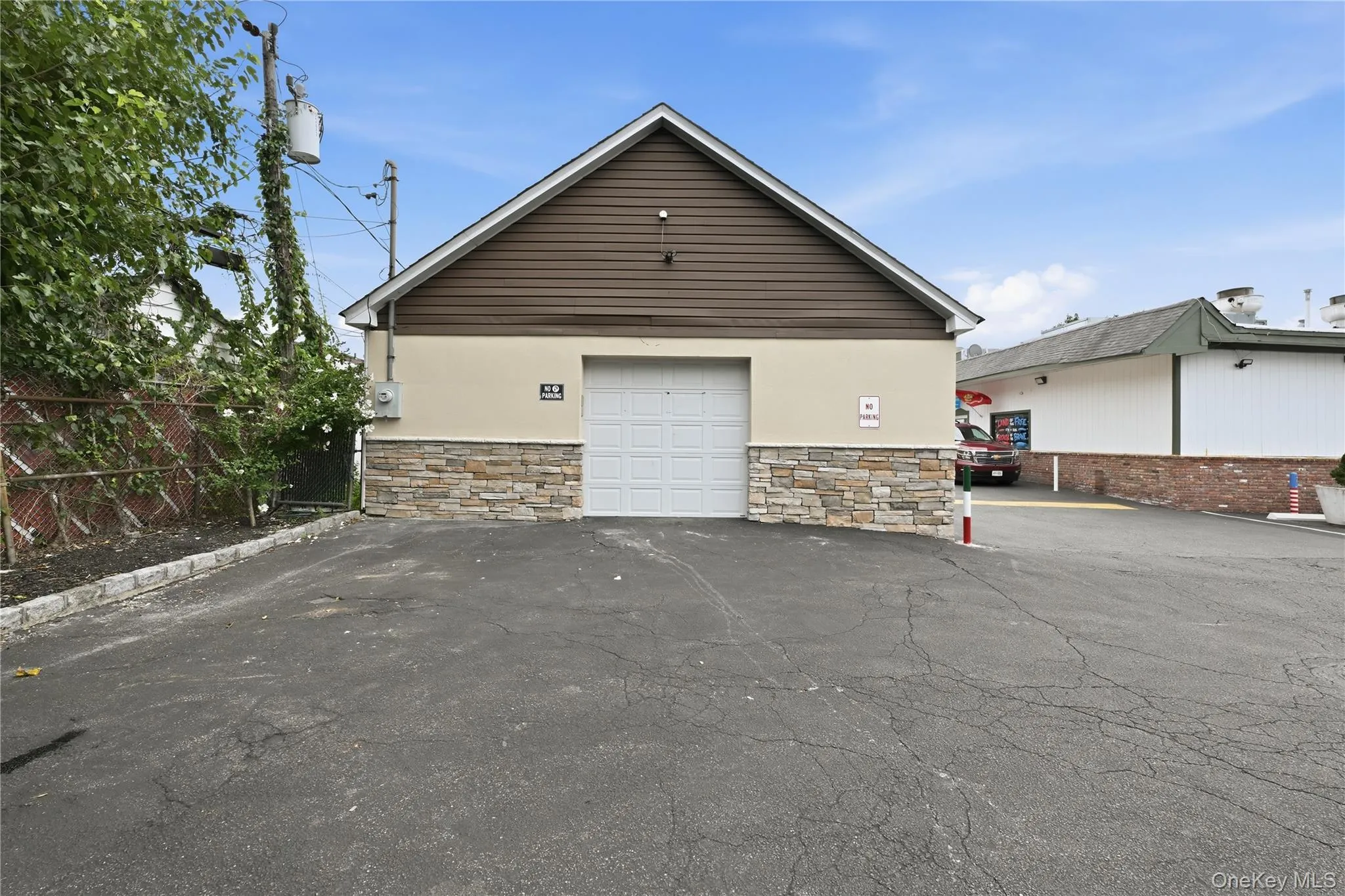 401 Herricks Road, North Hempstead, NY, ,Commercial Lease,For Rent,Herricks,0,1041962 401 Herricks Road, North Hempstead, NY, ,Commercial Lease,For Rent,Herricks,0,1041962