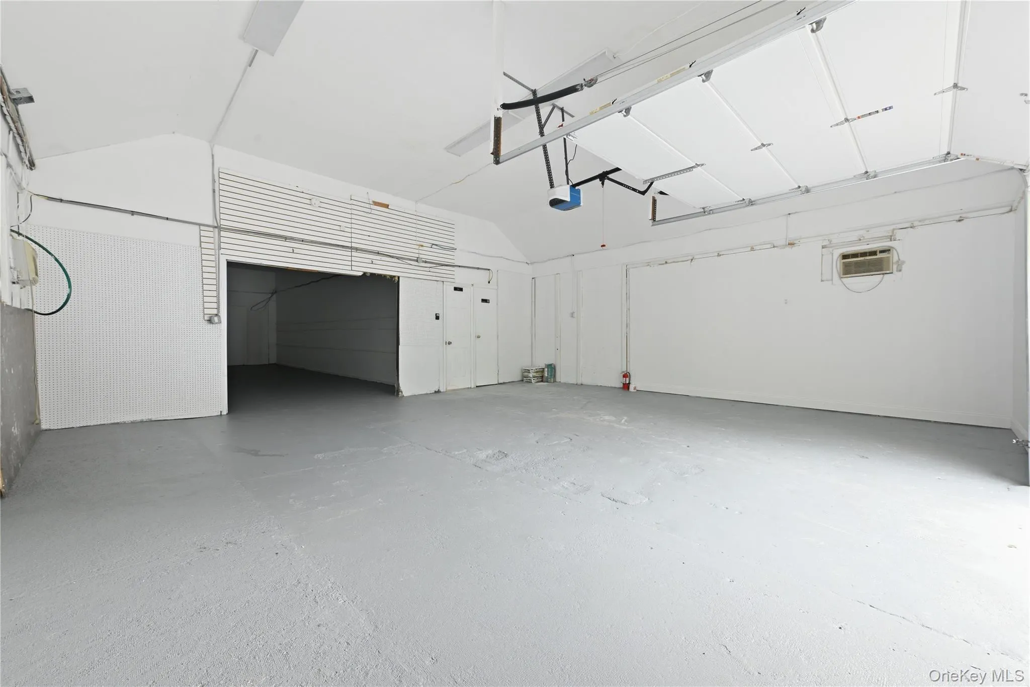 401 Herricks Road, North Hempstead, NY, ,Commercial Lease,For Rent,Herricks,0,1041962 401 Herricks Road, North Hempstead, NY, ,Commercial Lease,For Rent,Herricks,0,1041962