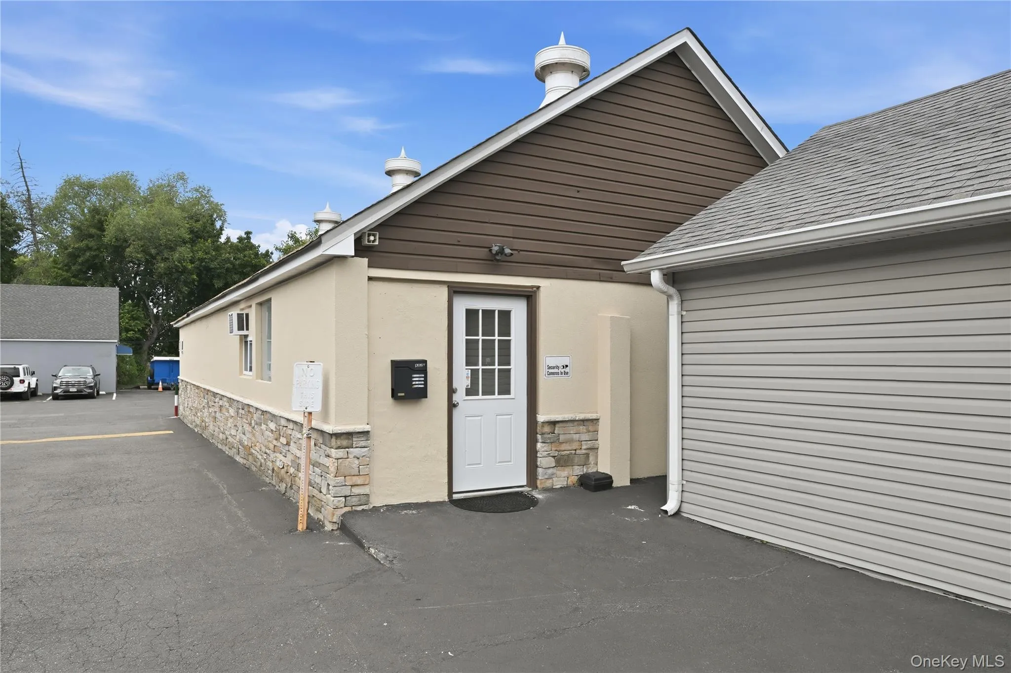 401 Herricks Road, North Hempstead, NY, ,Commercial Lease,For Rent,Herricks,0,1041962 401 Herricks Road, North Hempstead, NY, ,Commercial Lease,For Rent,Herricks,0,1041962