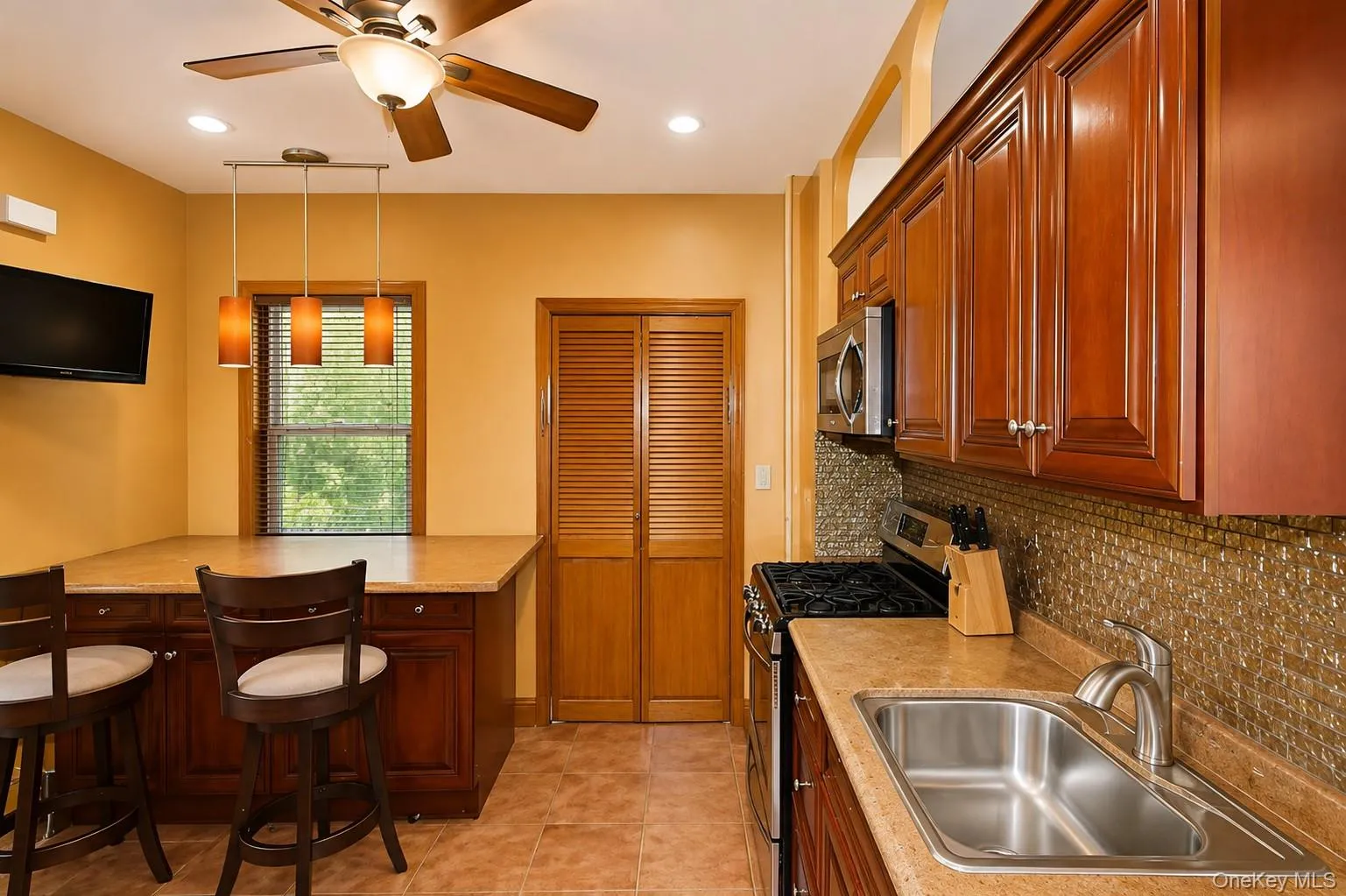 142 Beechwood Avenue, Mount Vernon, NY, 3 Bedrooms Bedrooms, 7 Rooms Rooms,2 BathroomsBathrooms,Residential,For Rent,Beechwood,0,1041965 142 Beechwood Avenue, Mount Vernon, NY, 3 Bedrooms Bedrooms, 7 Rooms Rooms,2 BathroomsBathrooms,Residential,For Rent,Beechwood,0,1041965