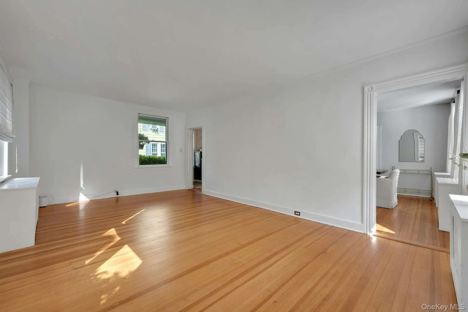 Gleaming hardwood floors... Gleaming hardwood floors...