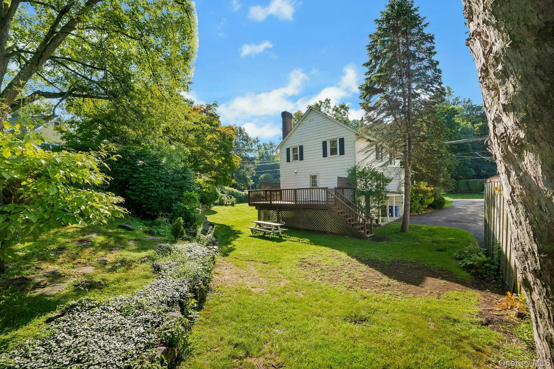 Lovely grounds with entrance to walking trails... Lovely grounds with entrance to walking trails...
