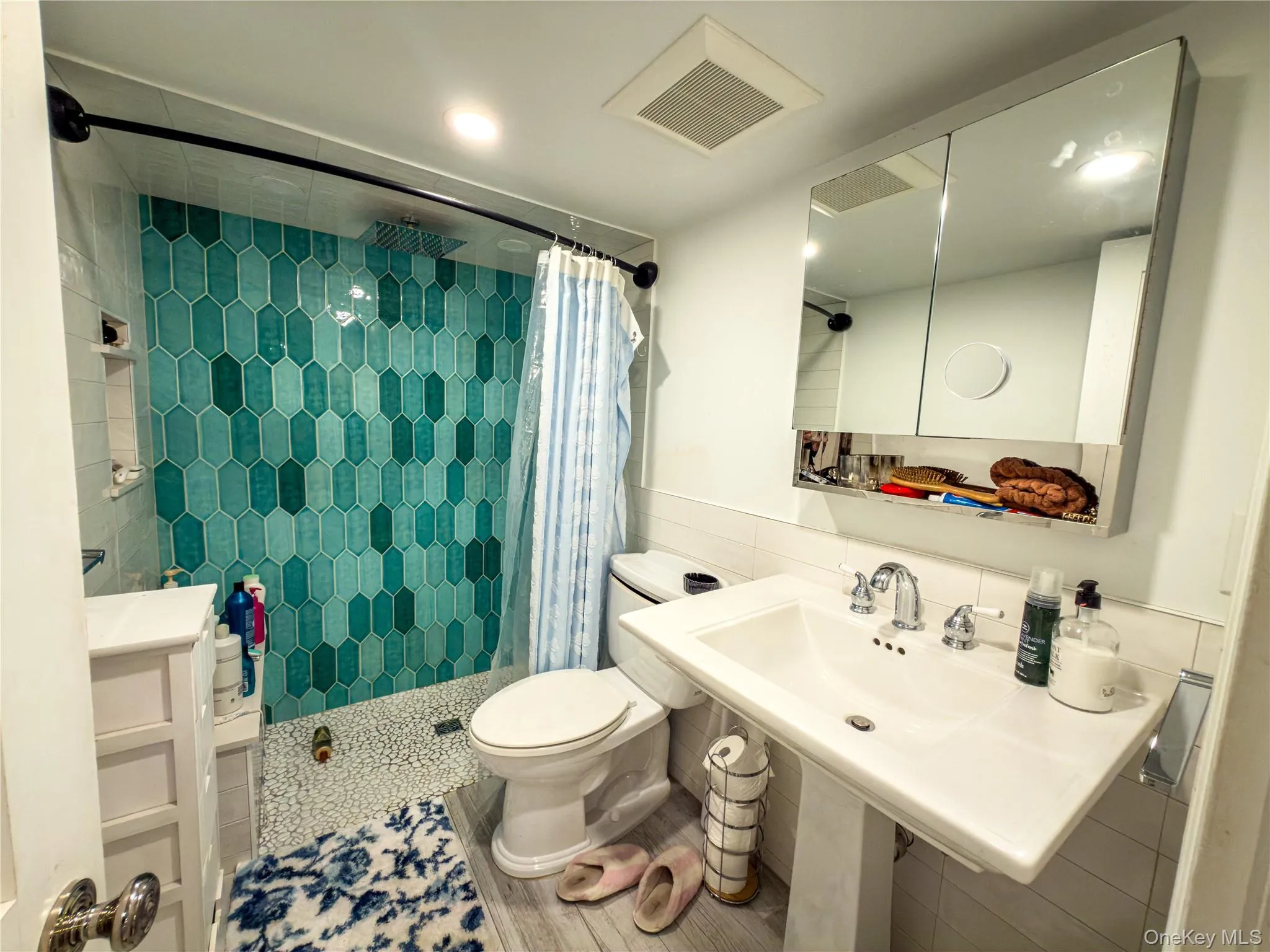 723 Olive Street, Long Beach, NY, 4 Bedrooms Bedrooms, 8 Rooms Rooms,2 BathroomsBathrooms,Residential,For Rent,Olive,0,1041983 723 Olive Street, Long Beach, NY, 4 Bedrooms Bedrooms, 8 Rooms Rooms,2 BathroomsBathrooms,Residential,For Rent,Olive,0,1041983