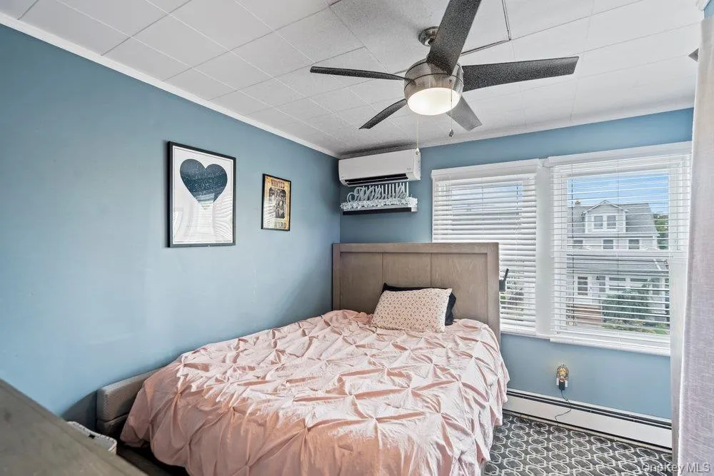 183 Horton Avenue, Hempstead, NY, 3 Bedrooms Bedrooms, 7 Rooms Rooms,1 BathroomBathrooms,Residential,For Rent,Horton,0,1041991 183 Horton Avenue, Hempstead, NY, 3 Bedrooms Bedrooms, 7 Rooms Rooms,1 BathroomBathrooms,Residential,For Rent,Horton,0,1041991