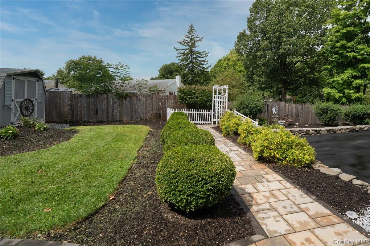 7 Laura Road, Monroe, NY, 4 Bedrooms Bedrooms, 10 Rooms Rooms,2 BathroomsBathrooms,Residential,For Rent,Laura,0,1041995 7 Laura Road, Monroe, NY, 4 Bedrooms Bedrooms, 10 Rooms Rooms,2 BathroomsBathrooms,Residential,For Rent,Laura,0,1041995