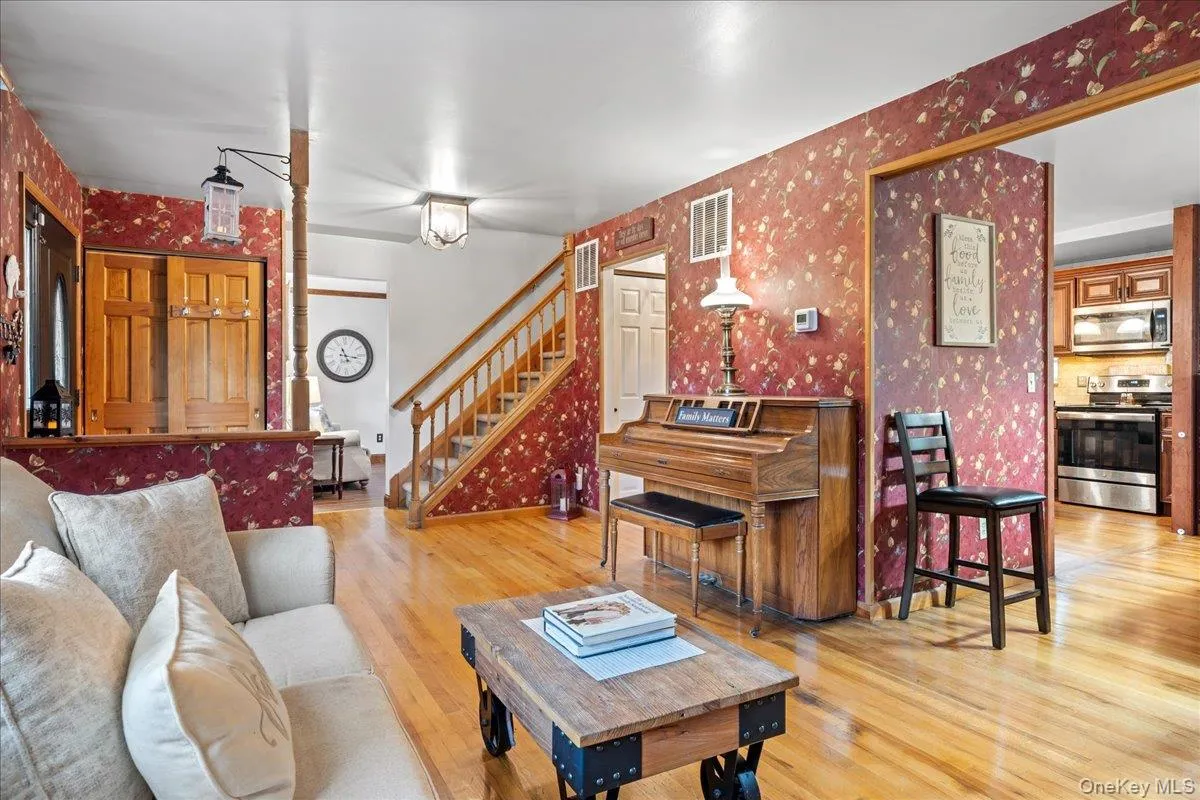 7 Laura Road, Monroe, NY, 4 Bedrooms Bedrooms, 10 Rooms Rooms,2 BathroomsBathrooms,Residential,For Rent,Laura,0,1041995 7 Laura Road, Monroe, NY, 4 Bedrooms Bedrooms, 10 Rooms Rooms,2 BathroomsBathrooms,Residential,For Rent,Laura,0,1041995