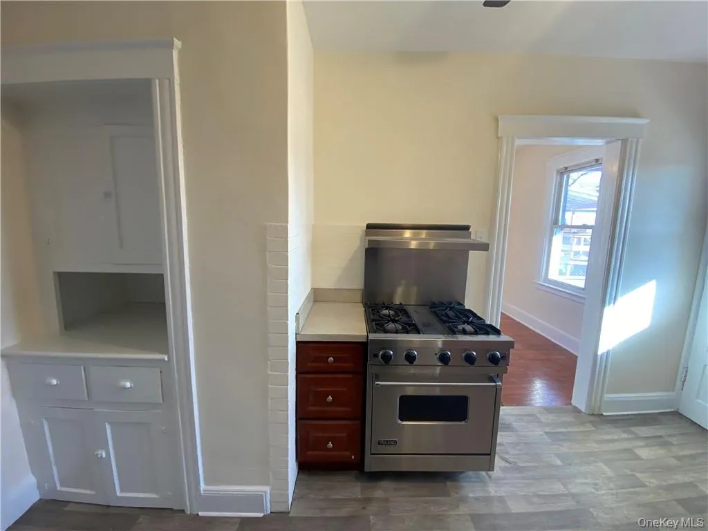 454 Westchester Ave Port Chester NY 10573 - Kitchen 454 Westchester Ave Port Chester NY 10573 - Kitchen