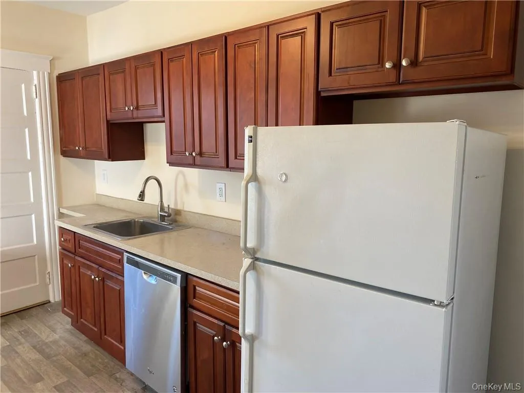 454 Westchester Ave Port Chester NY 10573 - Kitchen 454 Westchester Ave Port Chester NY 10573 - Kitchen