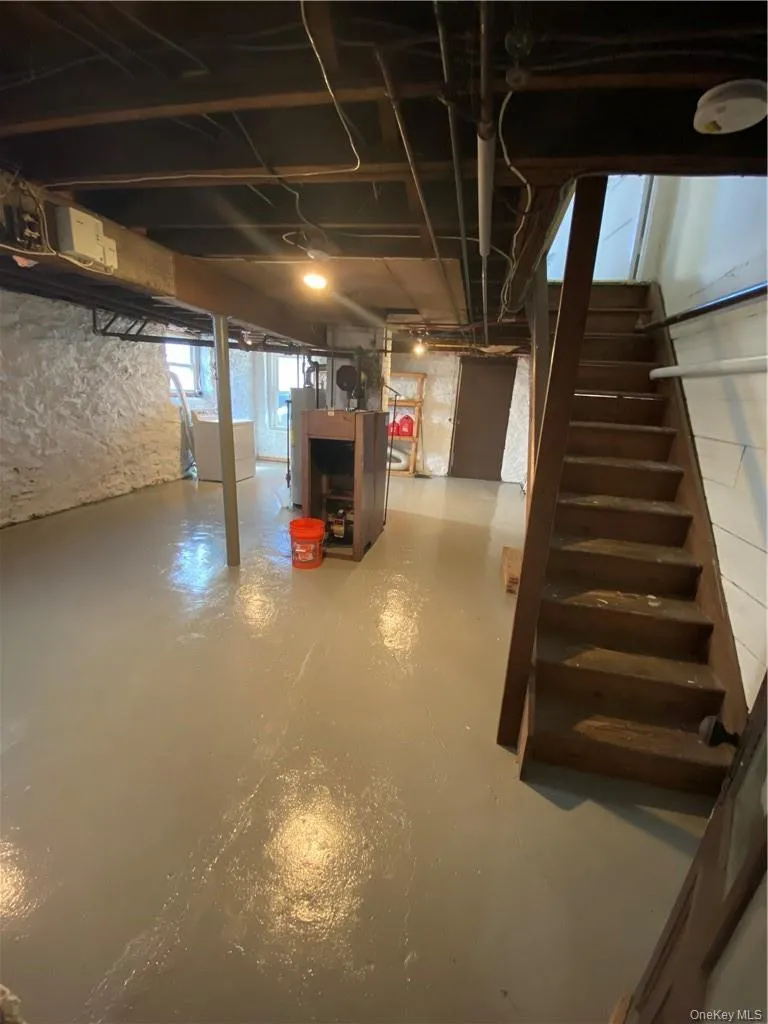 454 Westchester Ave Port Chester NY 10573 - Basement - Washer/Dryer 454 Westchester Ave Port Chester NY 10573 - Basement - Washer/Dryer