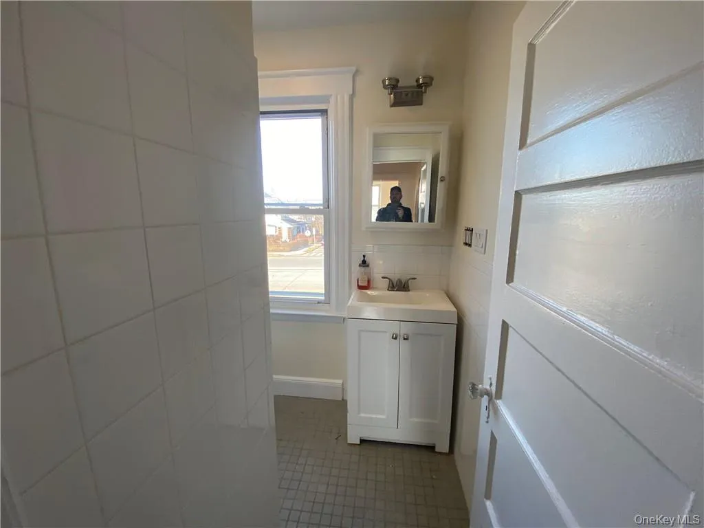 454 Westchester Ave Port Chester NY 10573 - Bath Room 454 Westchester Ave Port Chester NY 10573 - Bath Room
