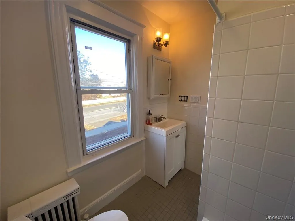454 Westchester Ave Port Chester NY 10573 - Bathroom 454 Westchester Ave Port Chester NY 10573 - Bathroom