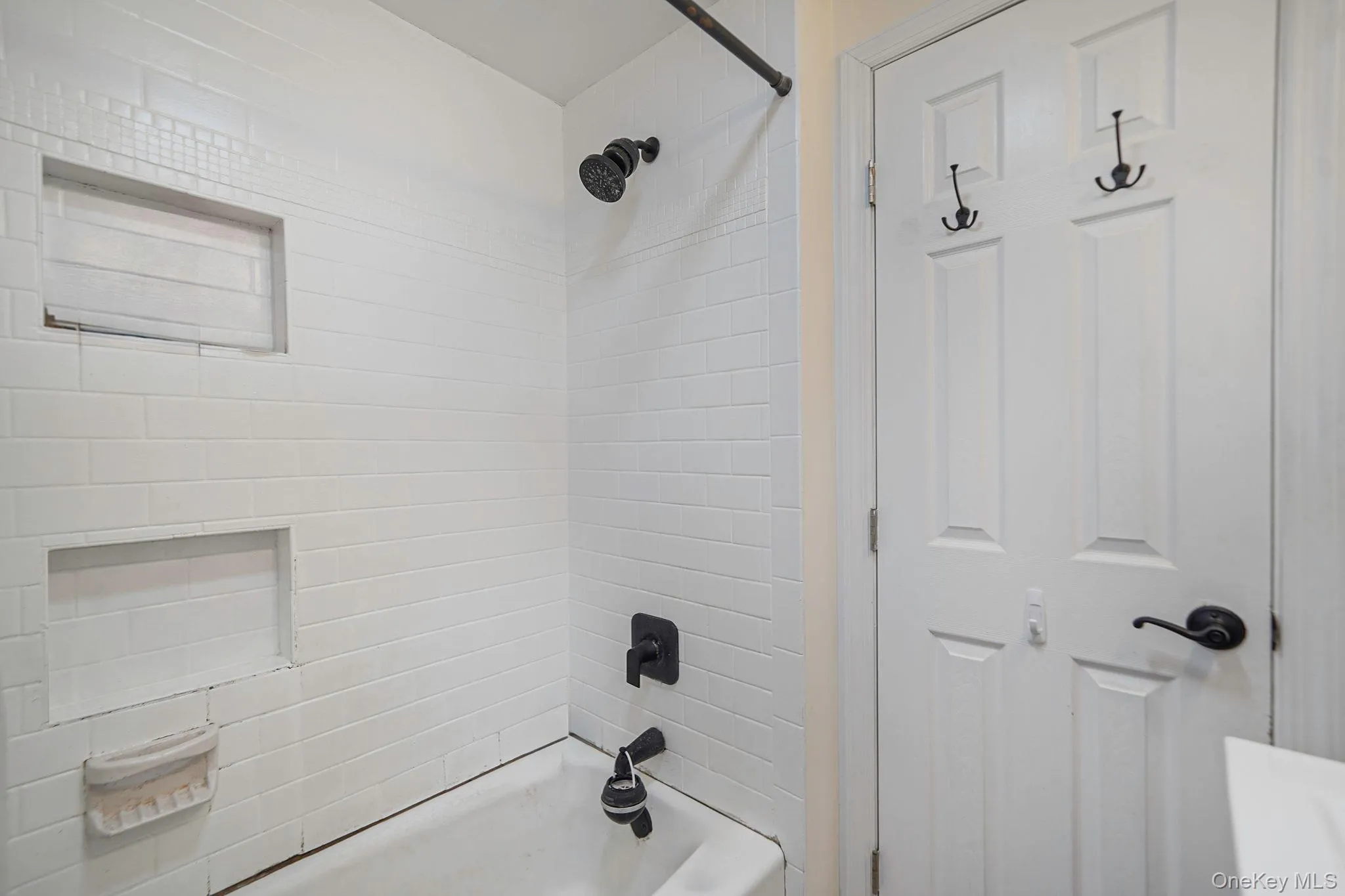 35 Thorburn Avenue, Brookhaven, NY, 2 Bedrooms Bedrooms, 5 Rooms Rooms,1 BathroomBathrooms,Residential,For Rent,Thorburn,0,1042002 35 Thorburn Avenue, Brookhaven, NY, 2 Bedrooms Bedrooms, 5 Rooms Rooms,1 BathroomBathrooms,Residential,For Rent,Thorburn,0,1042002