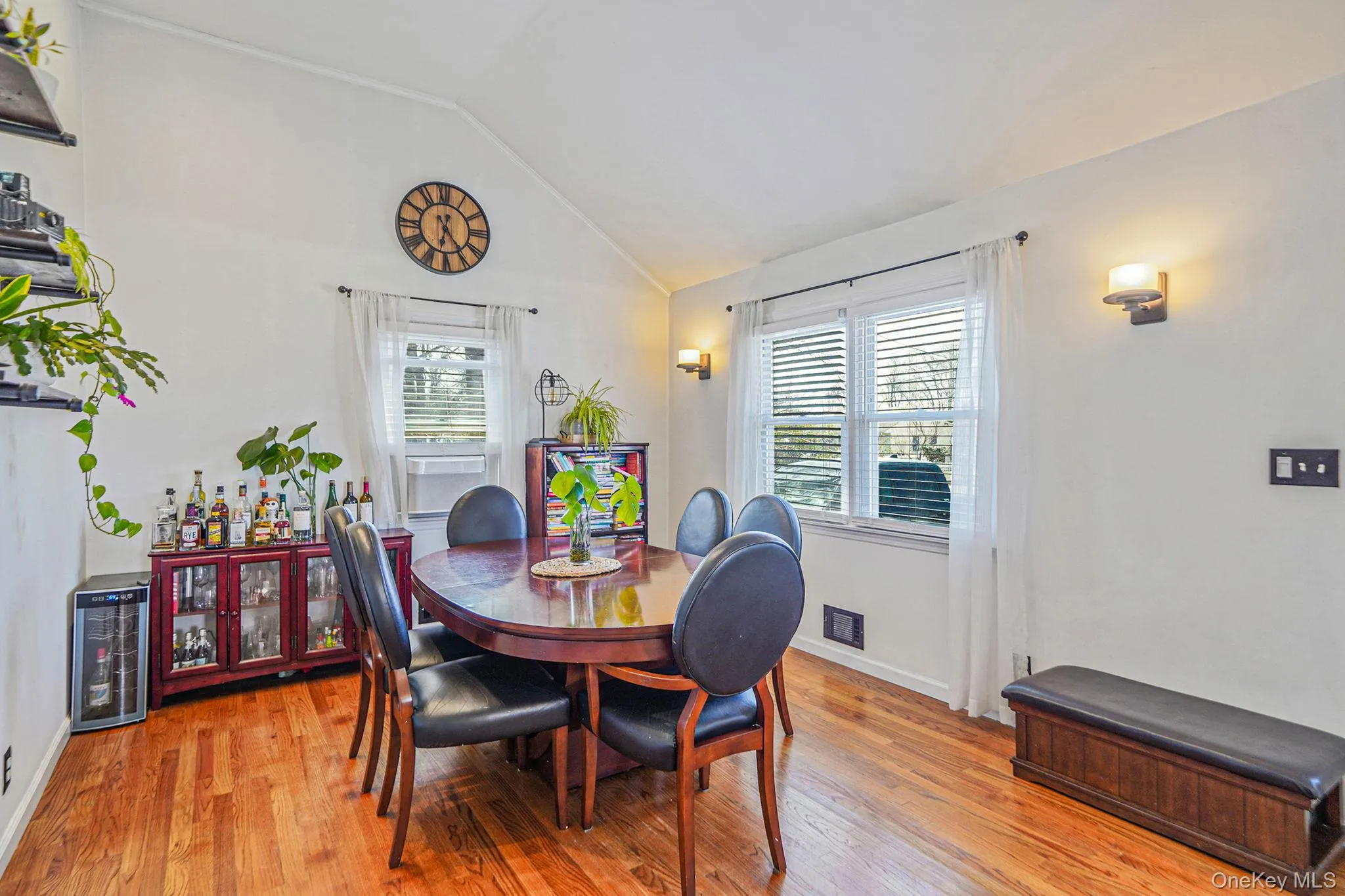 35 Thorburn Avenue, Brookhaven, NY, 2 Bedrooms Bedrooms, 5 Rooms Rooms,1 BathroomBathrooms,Residential,For Rent,Thorburn,0,1042002 35 Thorburn Avenue, Brookhaven, NY, 2 Bedrooms Bedrooms, 5 Rooms Rooms,1 BathroomBathrooms,Residential,For Rent,Thorburn,0,1042002