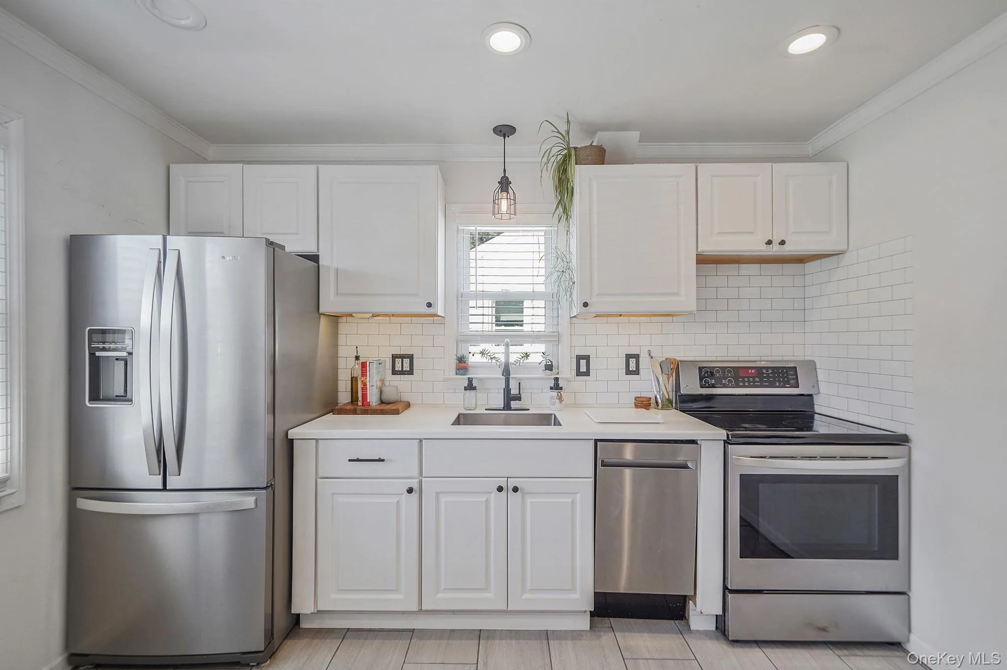 35 Thorburn Avenue, Brookhaven, NY, 2 Bedrooms Bedrooms, 5 Rooms Rooms,1 BathroomBathrooms,Residential,For Rent,Thorburn,0,1042002 35 Thorburn Avenue, Brookhaven, NY, 2 Bedrooms Bedrooms, 5 Rooms Rooms,1 BathroomBathrooms,Residential,For Rent,Thorburn,0,1042002