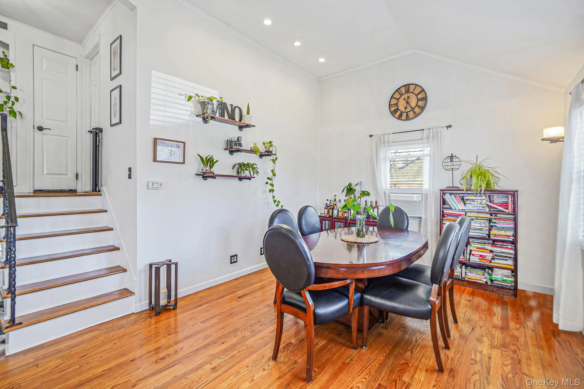 35 Thorburn Avenue, Brookhaven, NY, 2 Bedrooms Bedrooms, 5 Rooms Rooms,1 BathroomBathrooms,Residential,For Rent,Thorburn,0,1042002 35 Thorburn Avenue, Brookhaven, NY, 2 Bedrooms Bedrooms, 5 Rooms Rooms,1 BathroomBathrooms,Residential,For Rent,Thorburn,0,1042002