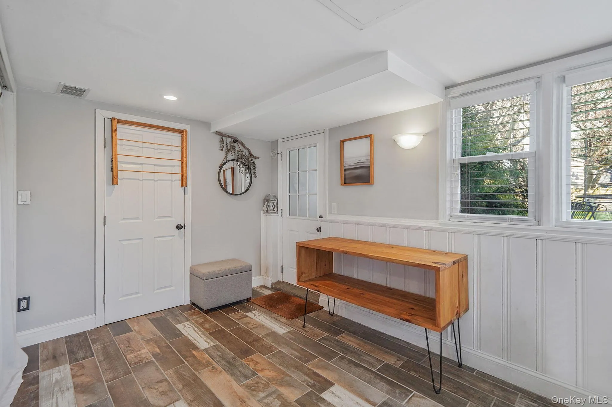 35 Thorburn Avenue, Brookhaven, NY, 2 Bedrooms Bedrooms, 5 Rooms Rooms,1 BathroomBathrooms,Residential,For Rent,Thorburn,0,1042002 35 Thorburn Avenue, Brookhaven, NY, 2 Bedrooms Bedrooms, 5 Rooms Rooms,1 BathroomBathrooms,Residential,For Rent,Thorburn,0,1042002
