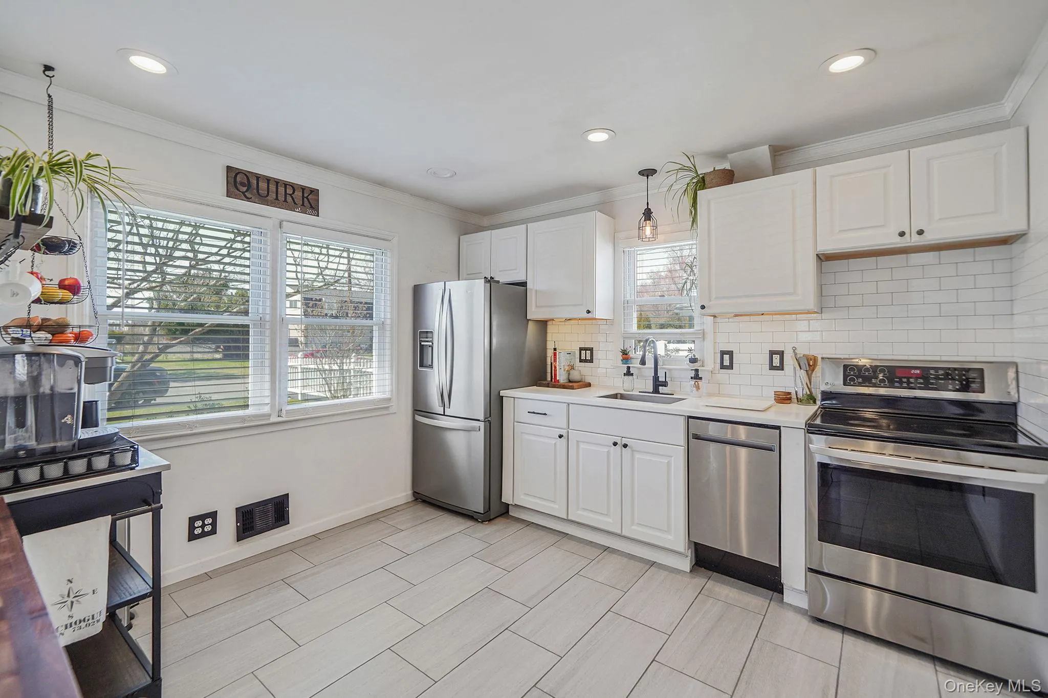 35 Thorburn Avenue, Brookhaven, NY, 2 Bedrooms Bedrooms, 5 Rooms Rooms,1 BathroomBathrooms,Residential,For Rent,Thorburn,0,1042002 35 Thorburn Avenue, Brookhaven, NY, 2 Bedrooms Bedrooms, 5 Rooms Rooms,1 BathroomBathrooms,Residential,For Rent,Thorburn,0,1042002