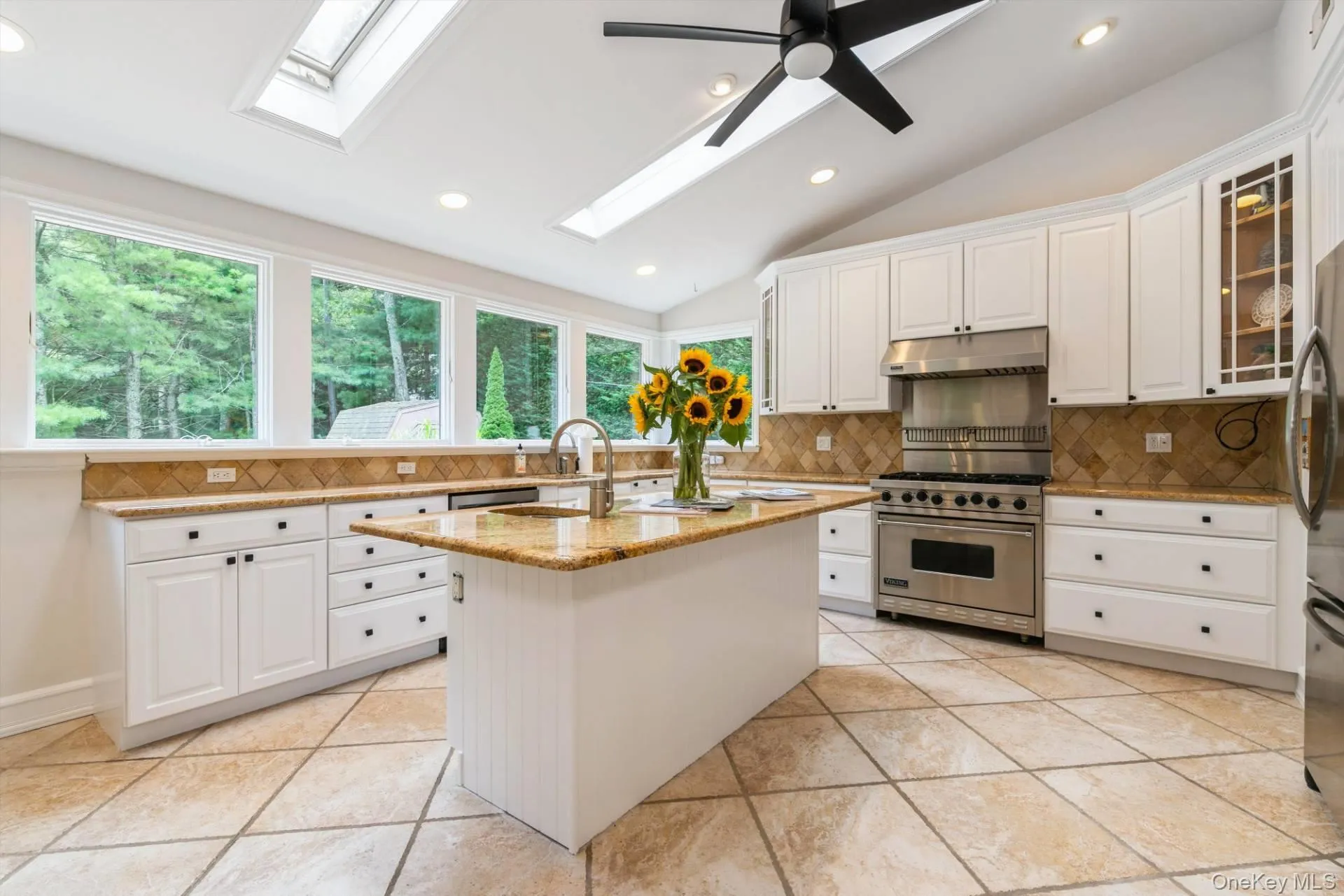 10 West Landing Road, Southampton, New York 11946