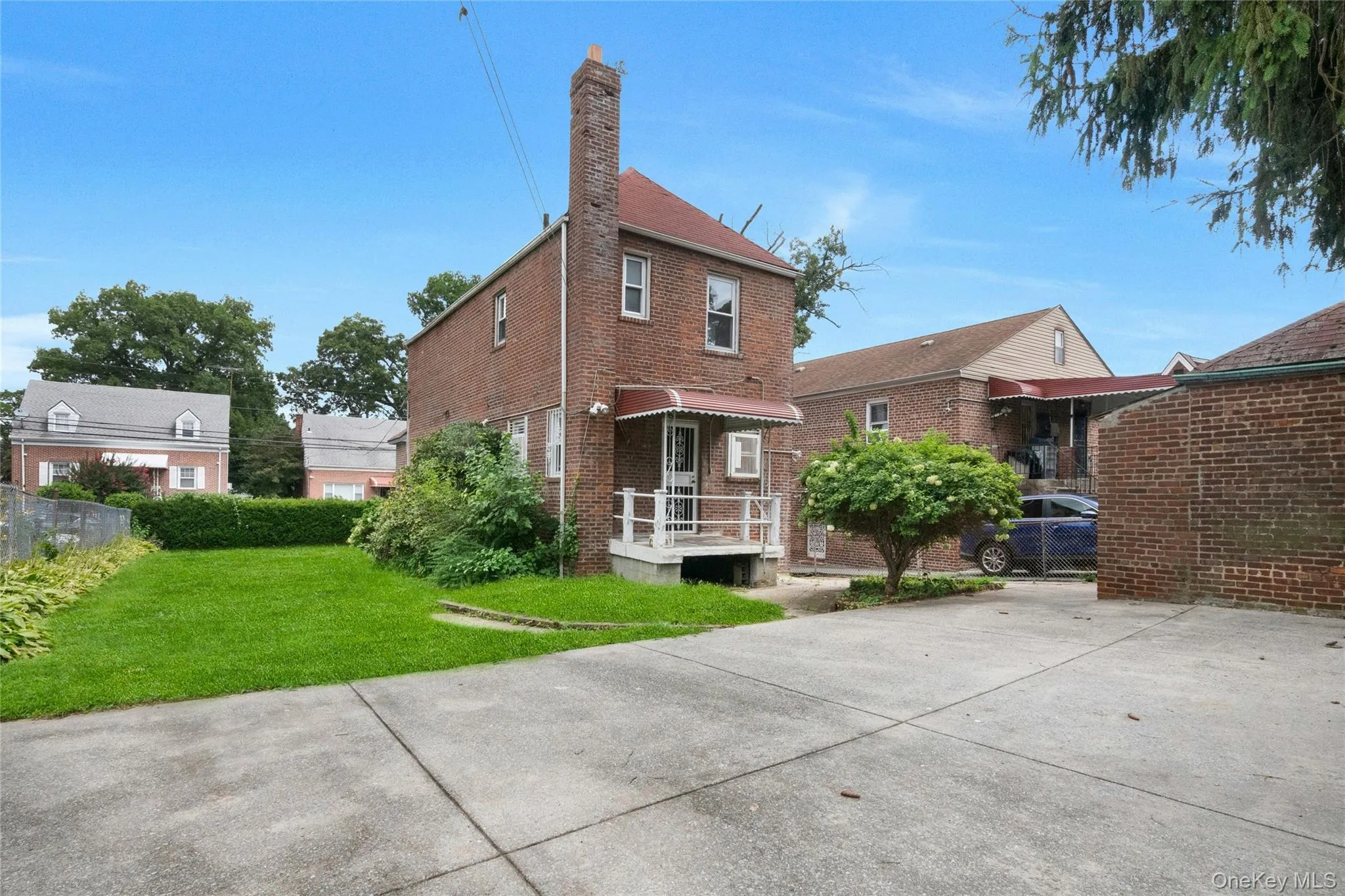 Enjoy gardening, grilling and more from this spacious property. Enjoy gardening, grilling and more from this spacious property.