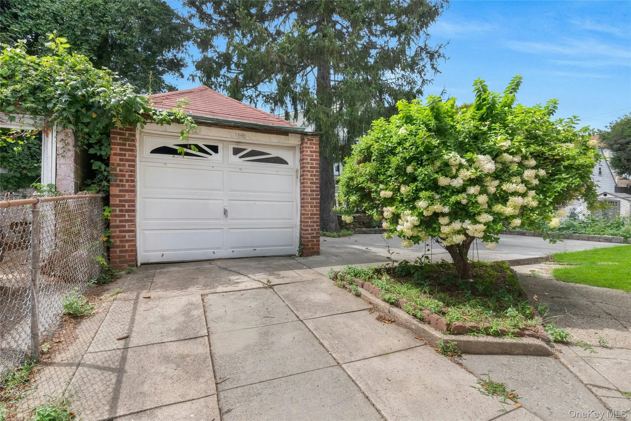 1 car garage 1 car garage