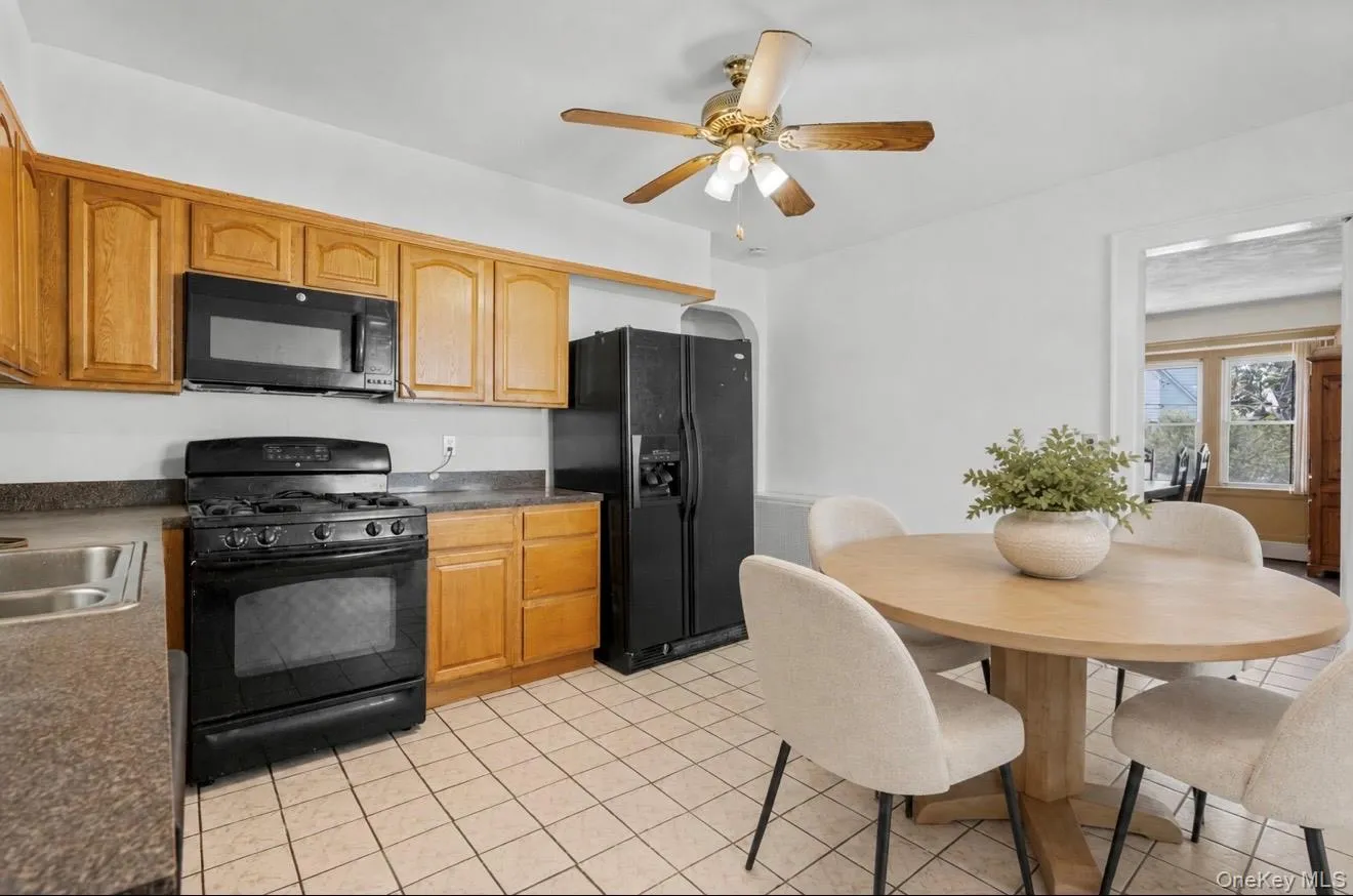 11 Winfield Avenue, Mount Vernon, NY, 5 Bedrooms Bedrooms, 13 Rooms Rooms,3 BathroomsBathrooms,Residential,For Rent,Winfield,0,1042010 11 Winfield Avenue, Mount Vernon, NY, 5 Bedrooms Bedrooms, 13 Rooms Rooms,3 BathroomsBathrooms,Residential,For Rent,Winfield,0,1042010