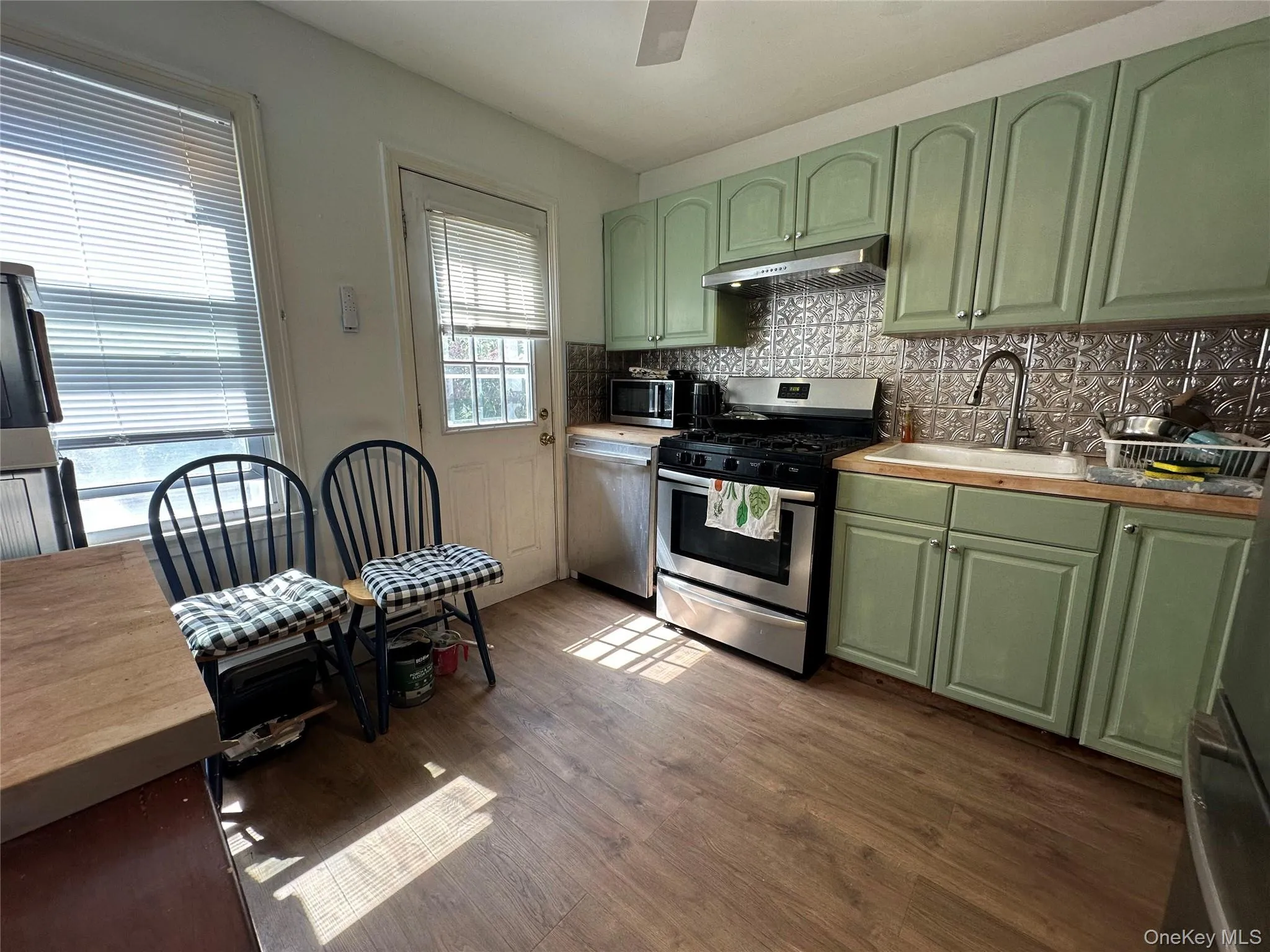 20 Blackburn Avenue, Beacon, NY, 3 Bedrooms Bedrooms, 5 Rooms Rooms,2 BathroomsBathrooms,Residential Lease,For Rent,Blackburn,0,1042011 20 Blackburn Avenue, Beacon, NY, 3 Bedrooms Bedrooms, 5 Rooms Rooms,2 BathroomsBathrooms,Residential Lease,For Rent,Blackburn,0,1042011