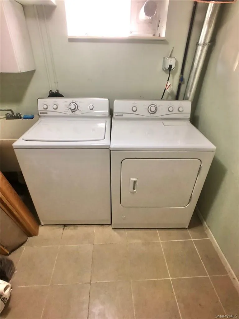 72 Stewart Avenue, Eastchester, NY, 3 Bedrooms Bedrooms, 7 Rooms Rooms,2 BathroomsBathrooms,Residential Lease,For Rent,Stewart,0,1042016 72 Stewart Avenue, Eastchester, NY, 3 Bedrooms Bedrooms, 7 Rooms Rooms,2 BathroomsBathrooms,Residential Lease,For Rent,Stewart,0,1042016