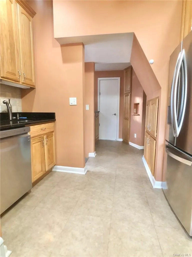 72 Stewart Avenue, Eastchester, NY, 3 Bedrooms Bedrooms, 7 Rooms Rooms,2 BathroomsBathrooms,Residential Lease,For Rent,Stewart,0,1042016 72 Stewart Avenue, Eastchester, NY, 3 Bedrooms Bedrooms, 7 Rooms Rooms,2 BathroomsBathrooms,Residential Lease,For Rent,Stewart,0,1042016