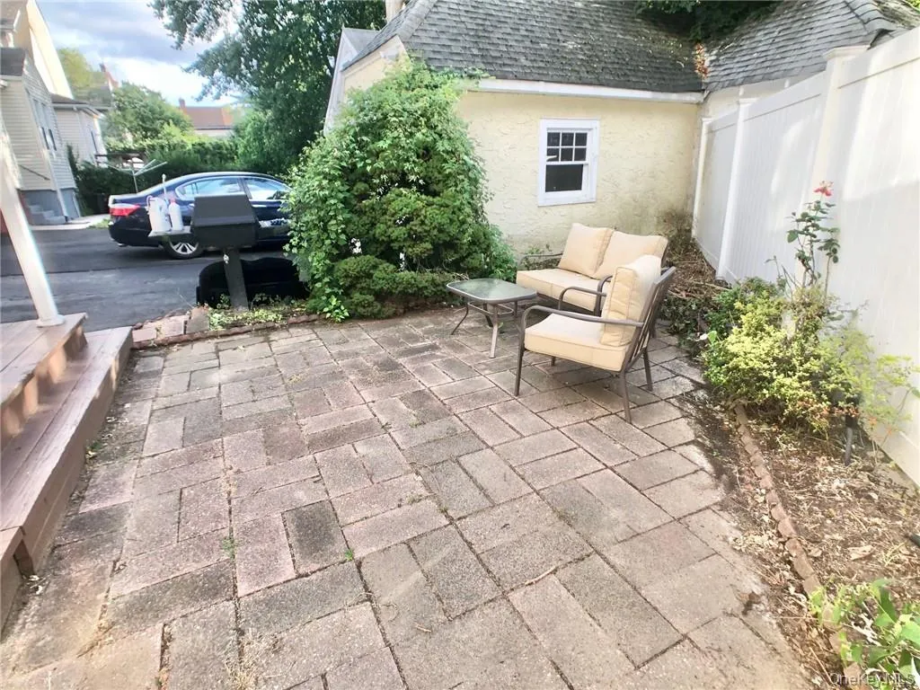 72 Stewart Avenue, Eastchester, NY, 3 Bedrooms Bedrooms, 7 Rooms Rooms,2 BathroomsBathrooms,Residential Lease,For Rent,Stewart,0,1042016 72 Stewart Avenue, Eastchester, NY, 3 Bedrooms Bedrooms, 7 Rooms Rooms,2 BathroomsBathrooms,Residential Lease,For Rent,Stewart,0,1042016