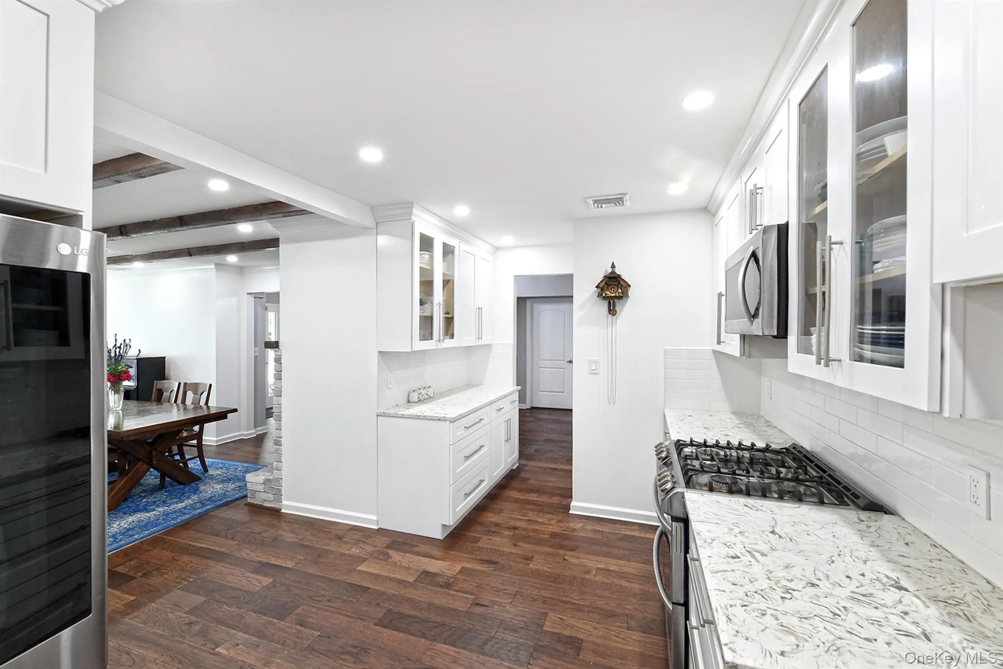 73 Alton Avenue, Huntington, NY, 4 Bedrooms Bedrooms, 7 Rooms Rooms,1 BathroomBathrooms,Residential Lease,For Rent,Alton,0,1042022 73 Alton Avenue, Huntington, NY, 4 Bedrooms Bedrooms, 7 Rooms Rooms,1 BathroomBathrooms,Residential Lease,For Rent,Alton,0,1042022