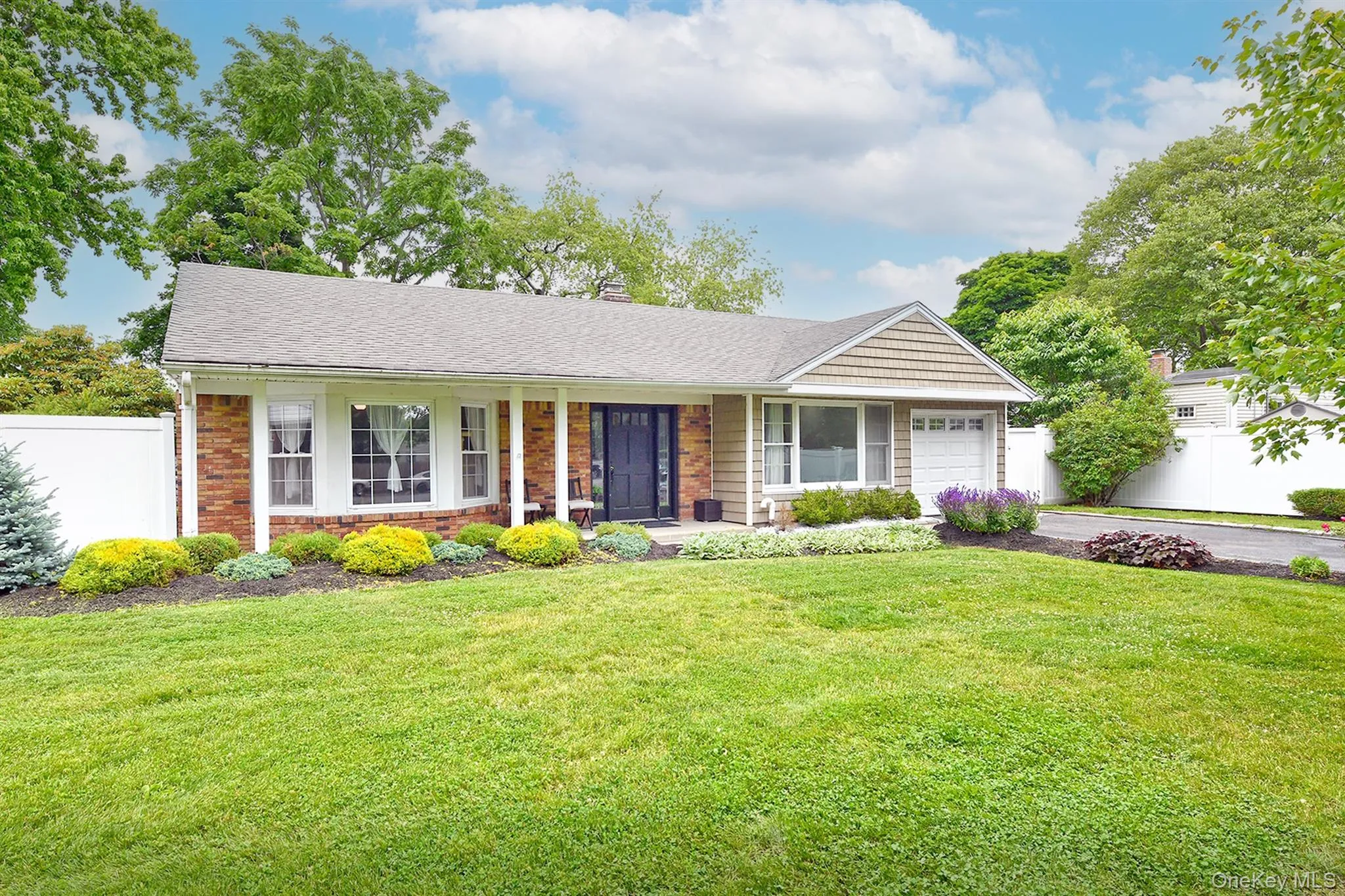 73 Alton Avenue, Huntington, NY, 4 Bedrooms Bedrooms, 7 Rooms Rooms,1 BathroomBathrooms,Residential Lease,For Rent,Alton,0,1042022 73 Alton Avenue, Huntington, NY, 4 Bedrooms Bedrooms, 7 Rooms Rooms,1 BathroomBathrooms,Residential Lease,For Rent,Alton,0,1042022