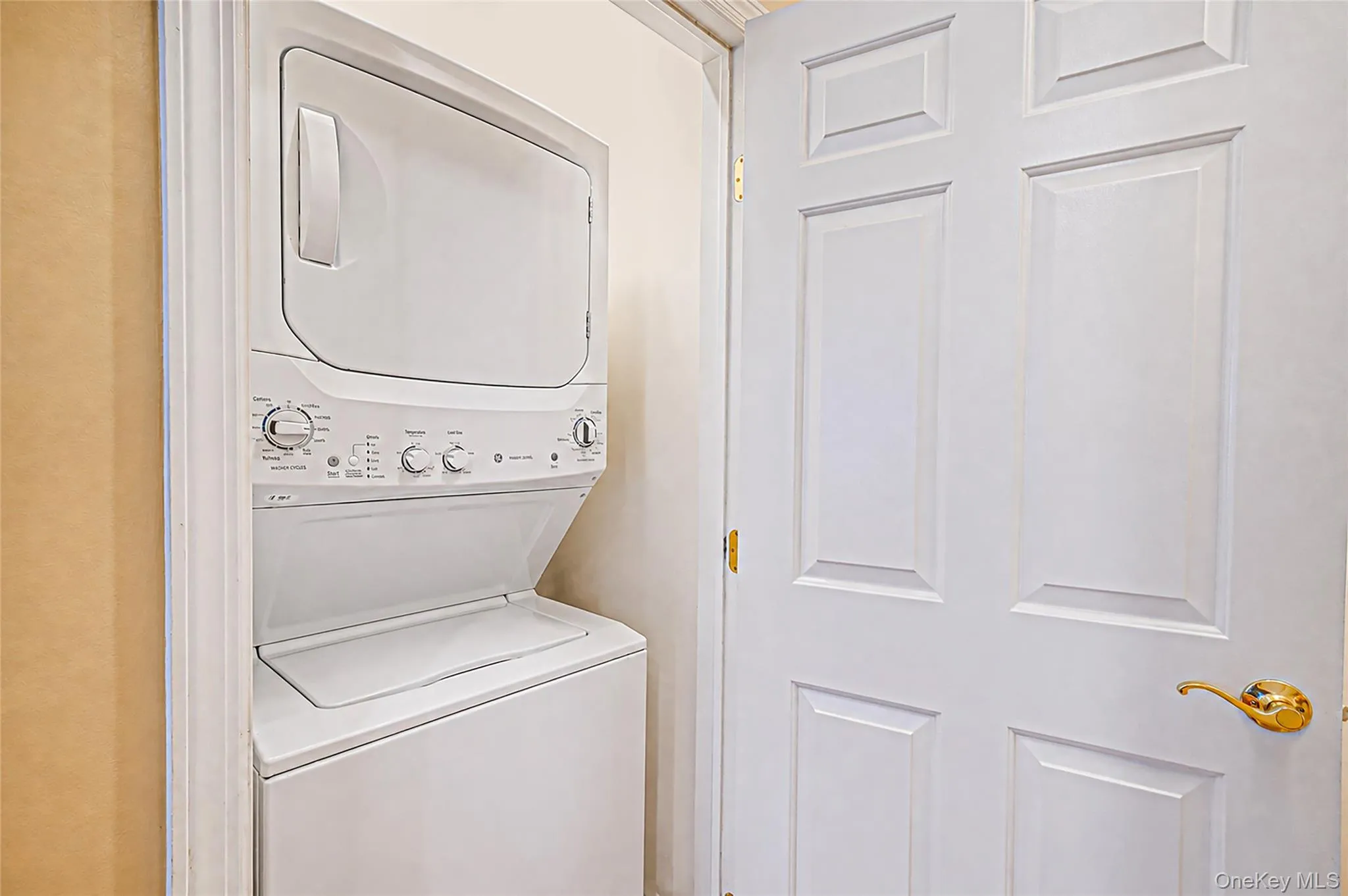 602 Bardini Drive, Huntington, NY, 2 Bedrooms Bedrooms, 9 Rooms Rooms,3 BathroomsBathrooms,Residential,For Rent,Bardini,0,1042025 602 Bardini Drive, Huntington, NY, 2 Bedrooms Bedrooms, 9 Rooms Rooms,3 BathroomsBathrooms,Residential,For Rent,Bardini,0,1042025