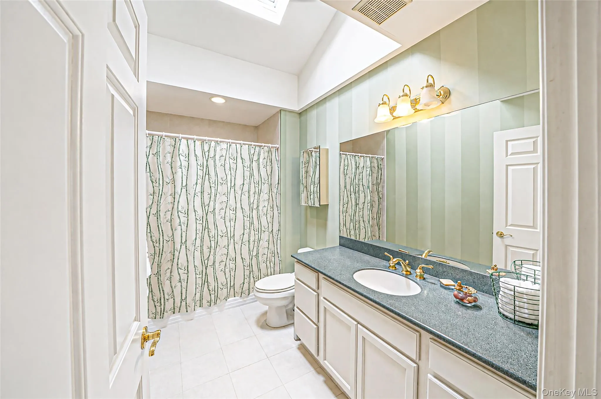 602 Bardini Drive, Huntington, NY, 2 Bedrooms Bedrooms, 9 Rooms Rooms,3 BathroomsBathrooms,Residential,For Rent,Bardini,0,1042025 602 Bardini Drive, Huntington, NY, 2 Bedrooms Bedrooms, 9 Rooms Rooms,3 BathroomsBathrooms,Residential,For Rent,Bardini,0,1042025