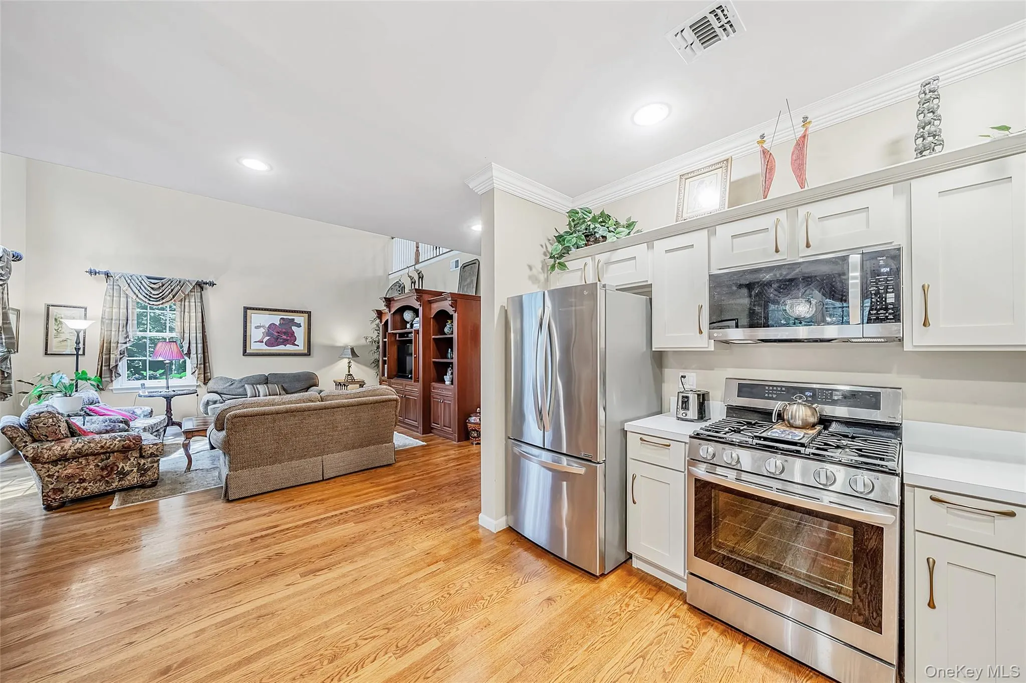 602 Bardini Drive, Huntington, NY, 2 Bedrooms Bedrooms, 9 Rooms Rooms,3 BathroomsBathrooms,Residential,For Rent,Bardini,0,1042025 602 Bardini Drive, Huntington, NY, 2 Bedrooms Bedrooms, 9 Rooms Rooms,3 BathroomsBathrooms,Residential,For Rent,Bardini,0,1042025