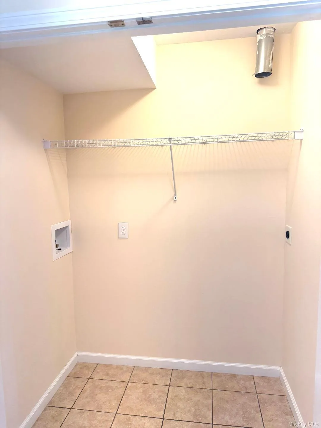 Washer/Dryer Hook-Up Washer/Dryer Hook-Up
