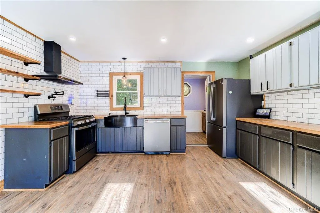 570 Lakes Road, Monroe, NY, 3 Bedrooms Bedrooms, 6 Rooms Rooms,2 BathroomsBathrooms,Residential,For Rent,Lakes,0,1042028 570 Lakes Road, Monroe, NY, 3 Bedrooms Bedrooms, 6 Rooms Rooms,2 BathroomsBathrooms,Residential,For Rent,Lakes,0,1042028