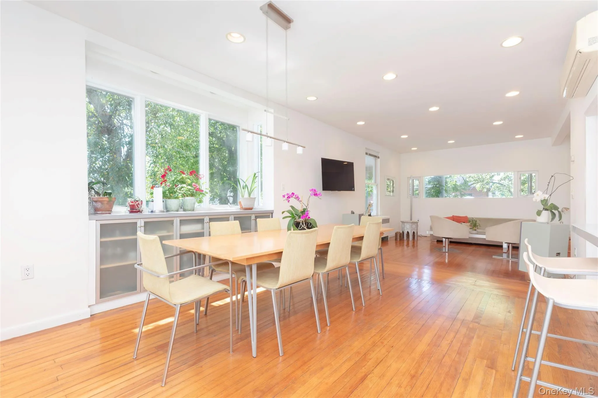 Large open dining room. Large open dining room.