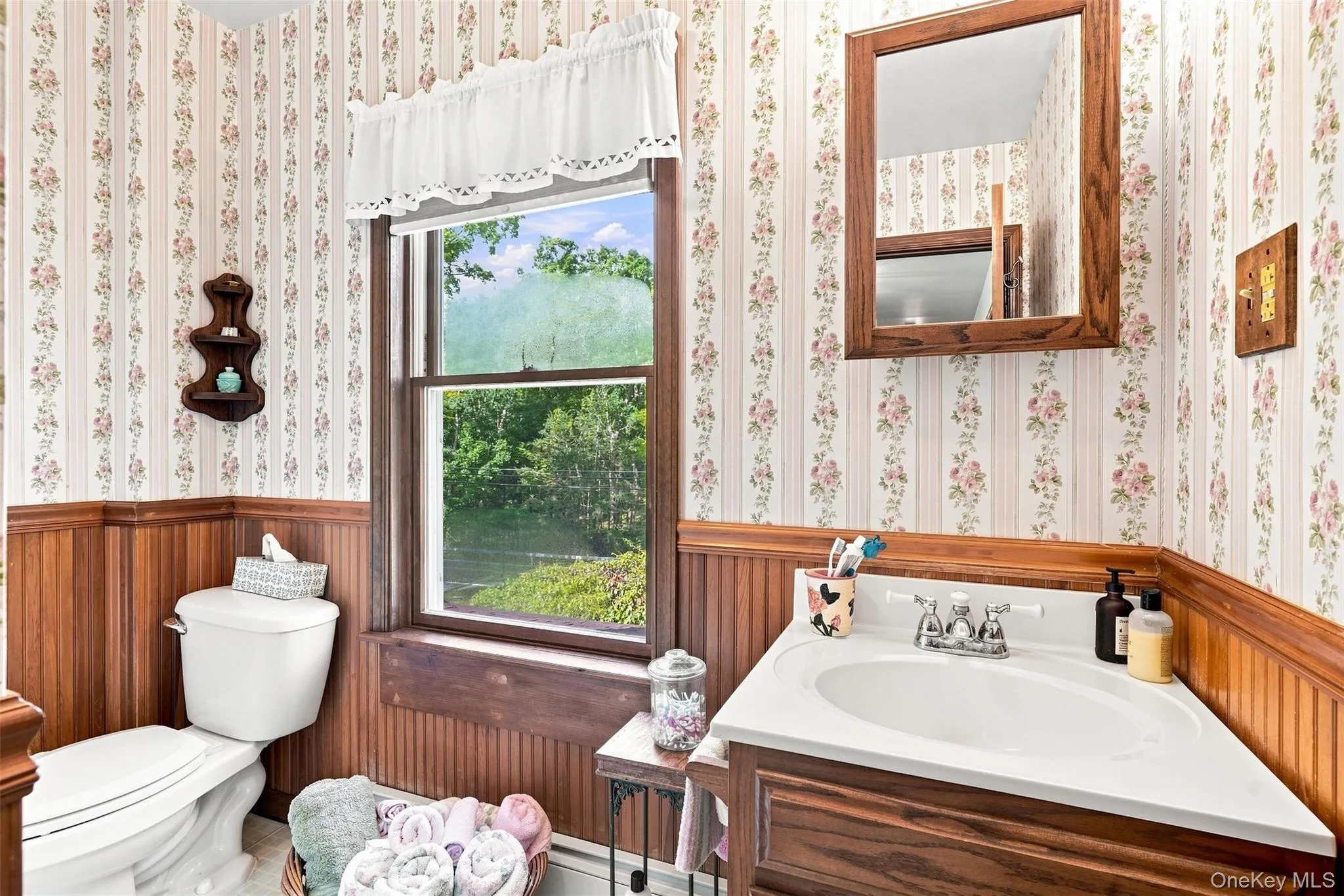 242 High Road, Lumberland, NY, 3 Bedrooms Bedrooms, 8 Rooms Rooms,2 BathroomsBathrooms,Residential,For Rent,High,0,1042038 242 High Road, Lumberland, NY, 3 Bedrooms Bedrooms, 8 Rooms Rooms,2 BathroomsBathrooms,Residential,For Rent,High,0,1042038