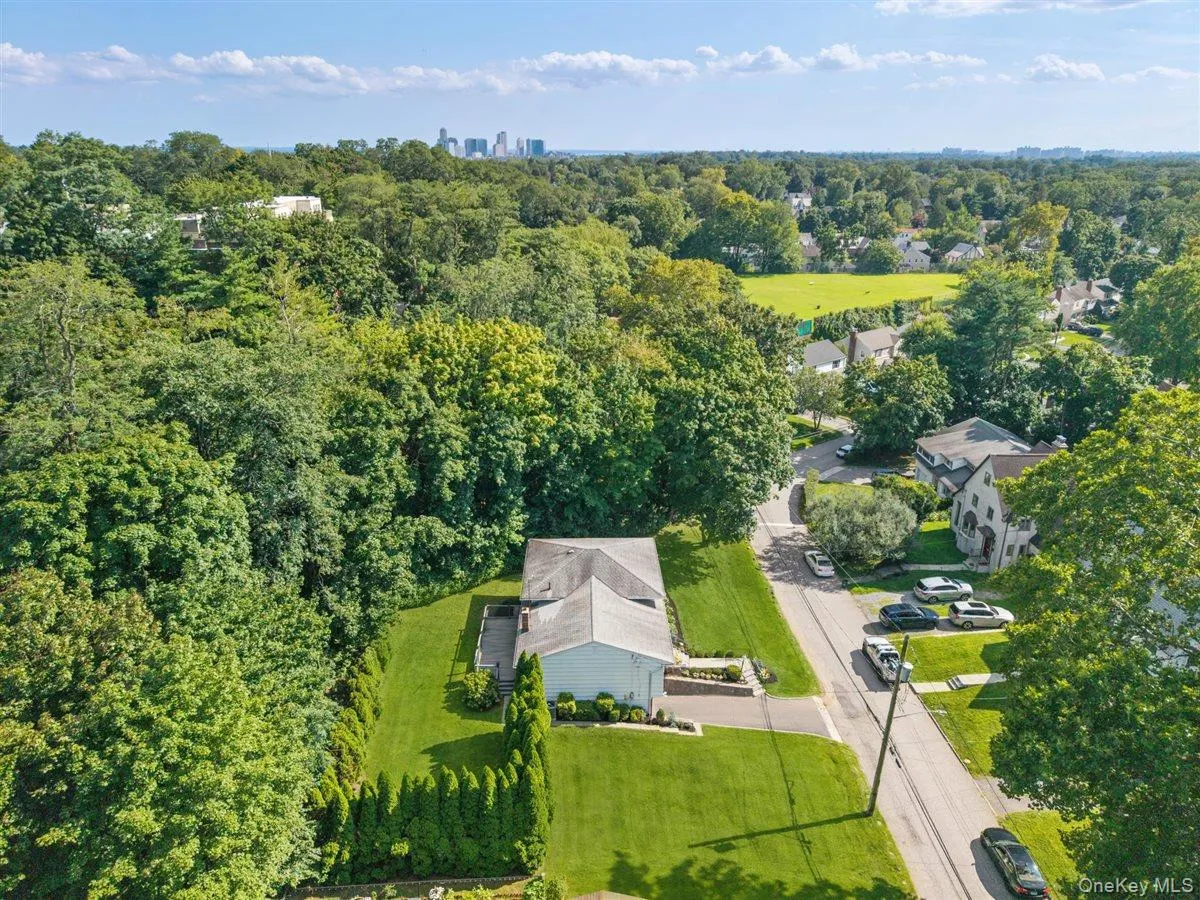 36 Chatham Road, New Rochelle, NY, 3 Bedrooms Bedrooms, 7 Rooms Rooms,2 BathroomsBathrooms,Residential Lease,For Rent,Chatham,0,1042041 36 Chatham Road, New Rochelle, NY, 3 Bedrooms Bedrooms, 7 Rooms Rooms,2 BathroomsBathrooms,Residential Lease,For Rent,Chatham,0,1042041