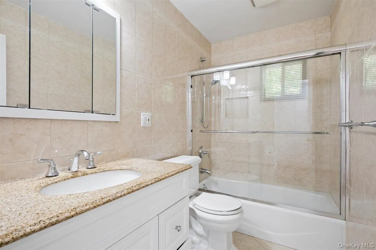 36 Chatham Road, New Rochelle, NY, 3 Bedrooms Bedrooms, 7 Rooms Rooms,2 BathroomsBathrooms,Residential Lease,For Rent,Chatham,0,1042041 36 Chatham Road, New Rochelle, NY, 3 Bedrooms Bedrooms, 7 Rooms Rooms,2 BathroomsBathrooms,Residential Lease,For Rent,Chatham,0,1042041